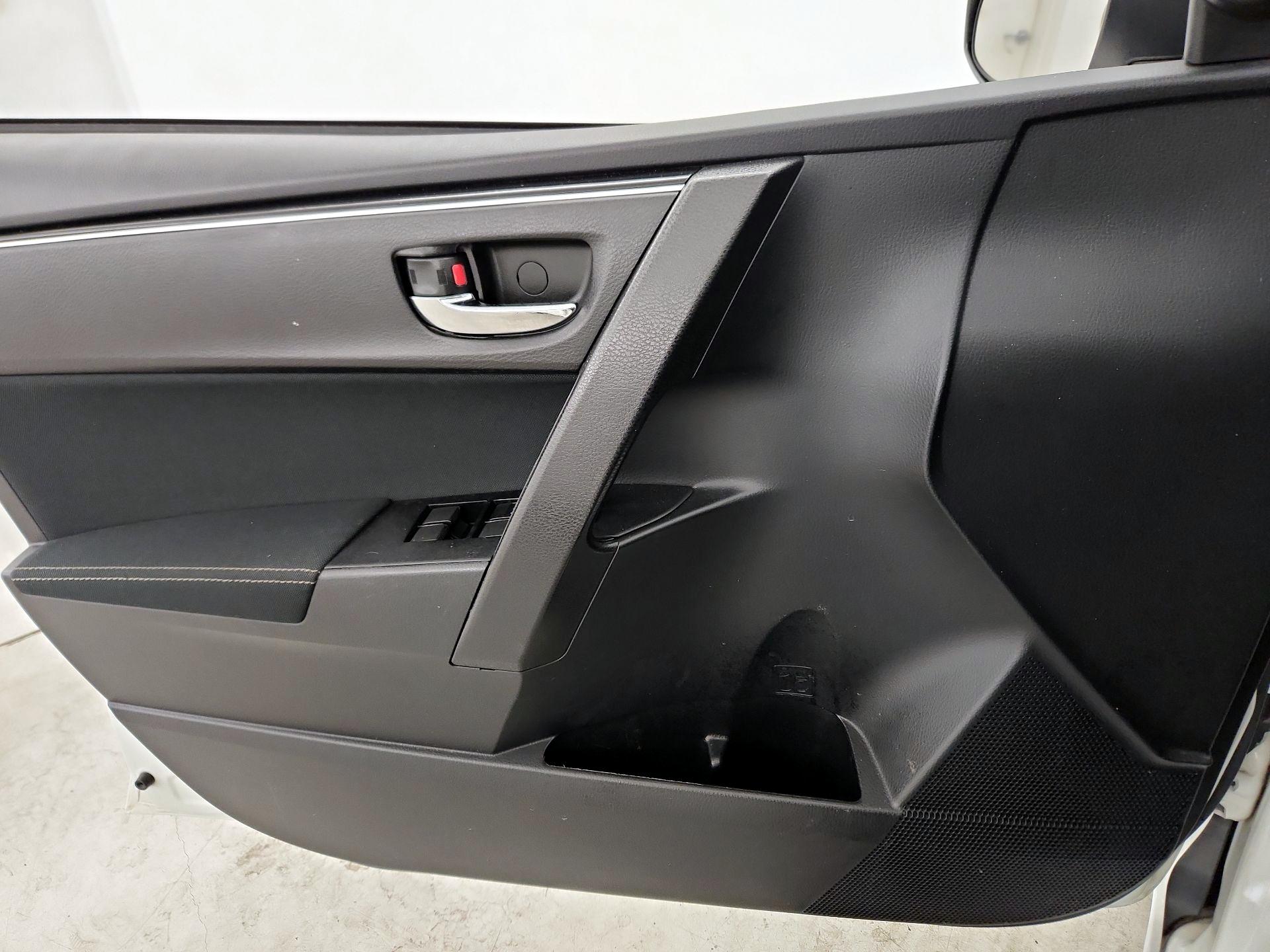 Thumbnail: 2017 Toyota Corolla - 12