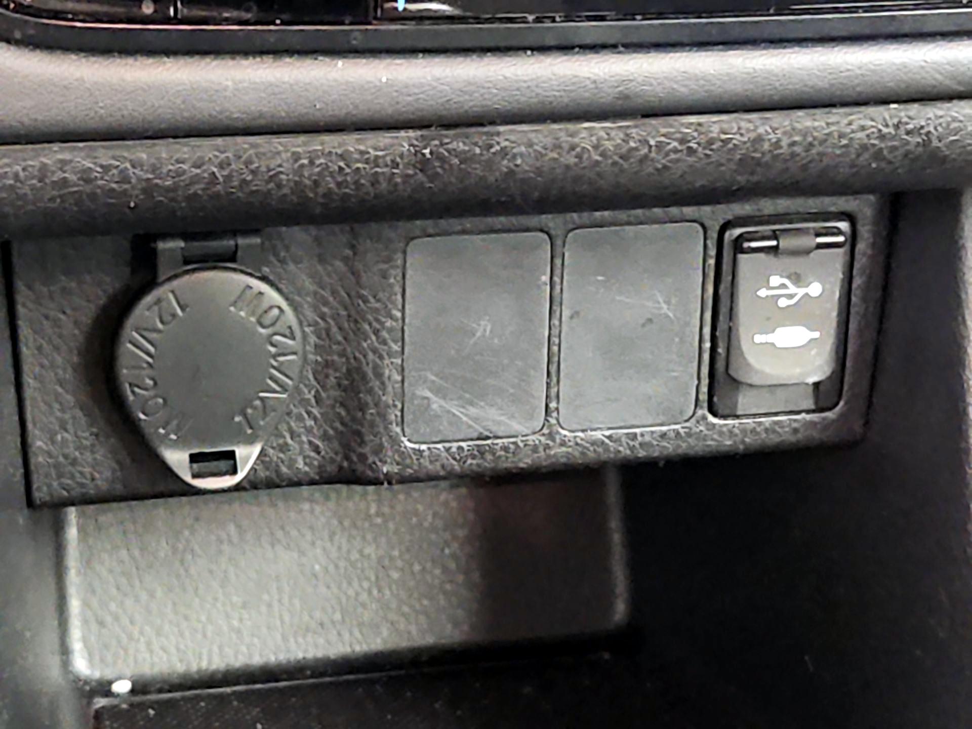 Thumbnail: 2017 Toyota Corolla - 18