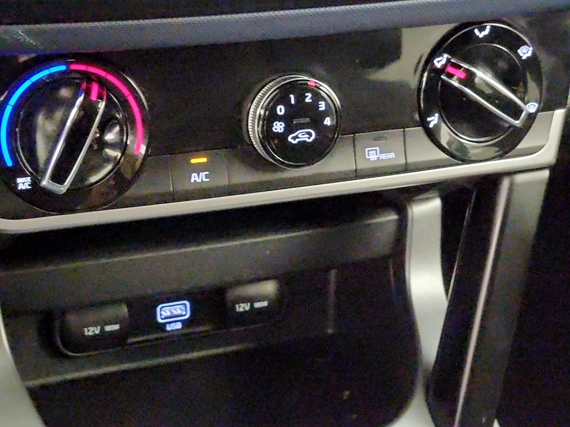 Thumbnail: 2021 Kia Seltos - 16