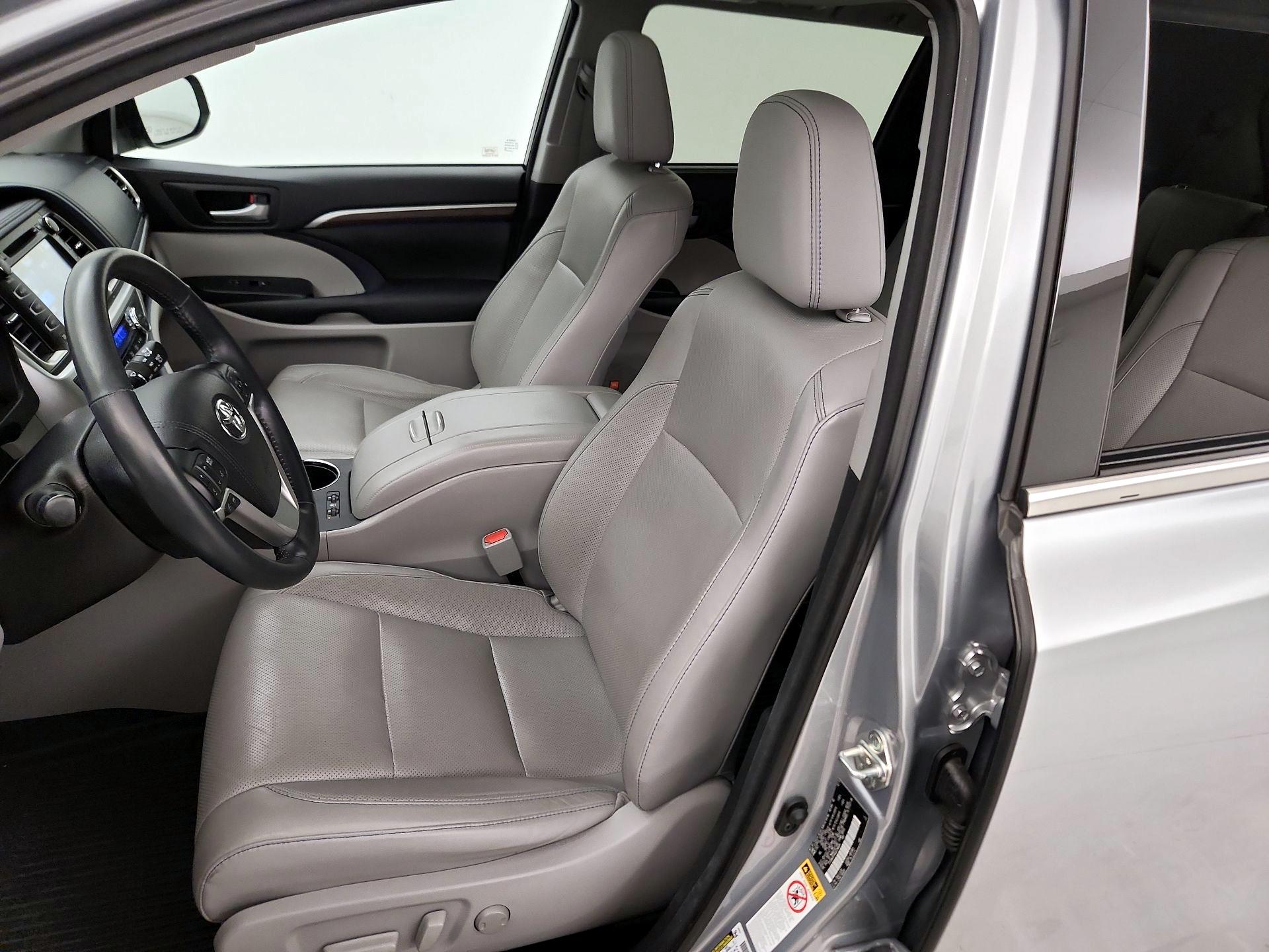 Thumbnail: 2016 Toyota Highlander - 11