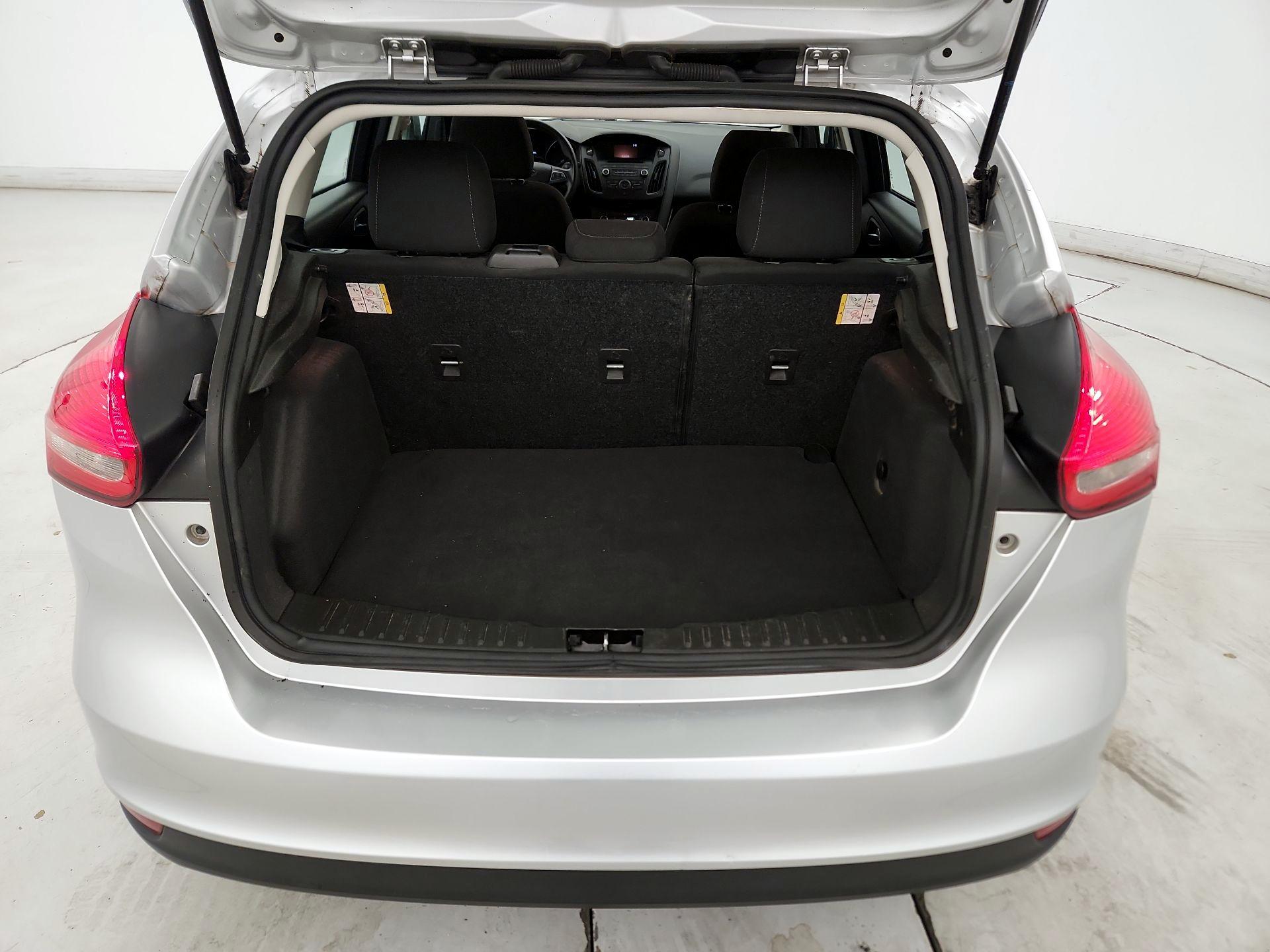 Thumbnail: 2016 Ford Focus - 10