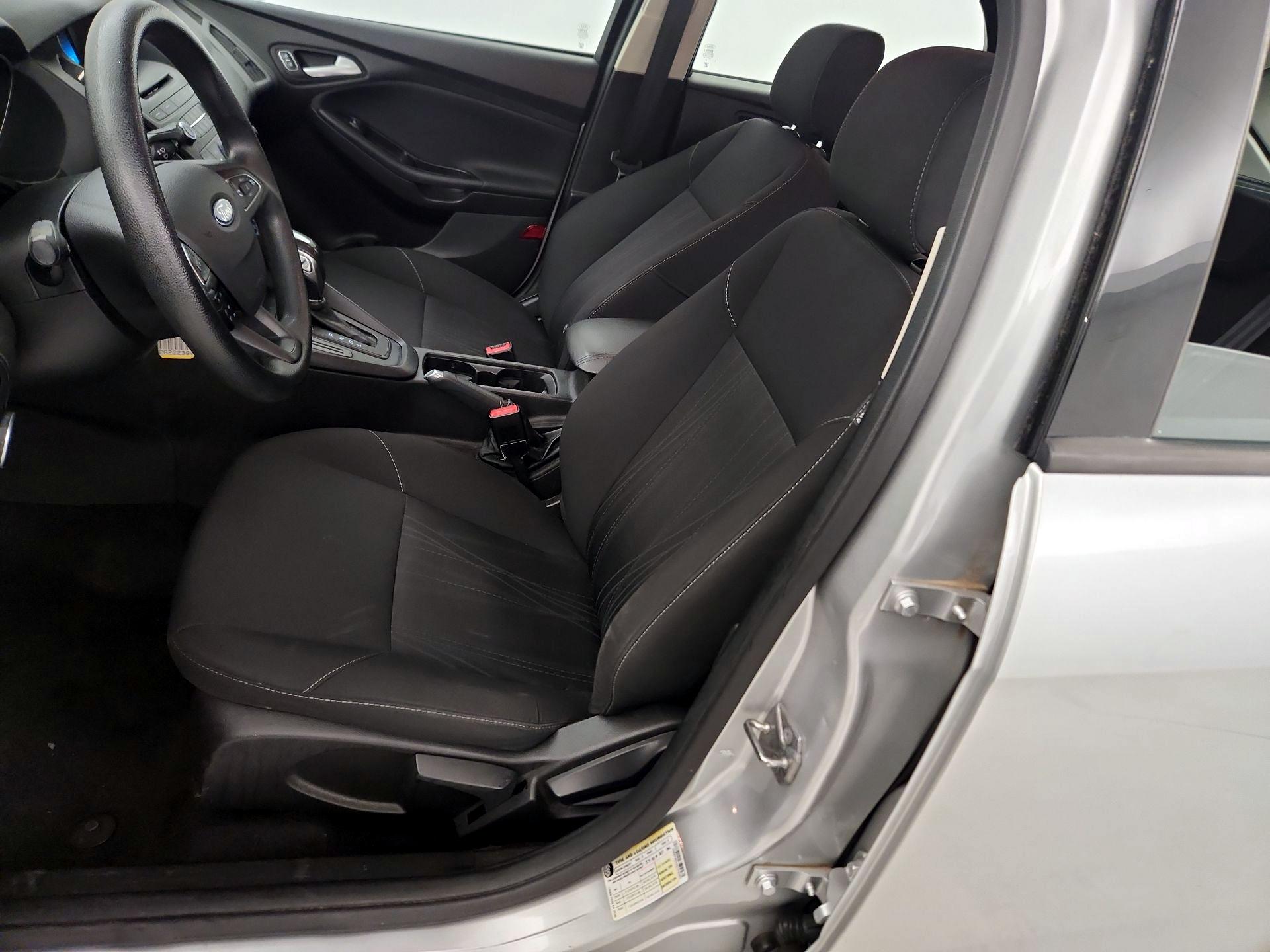 Thumbnail: 2016 Ford Focus - 12