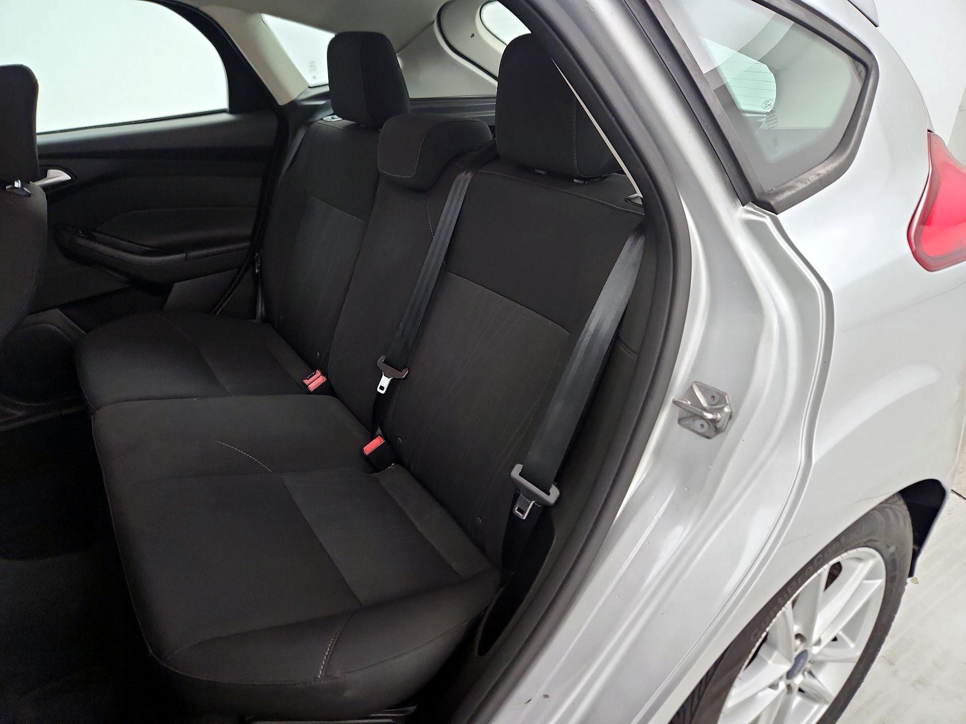 Thumbnail: 2016 Ford Focus - 20