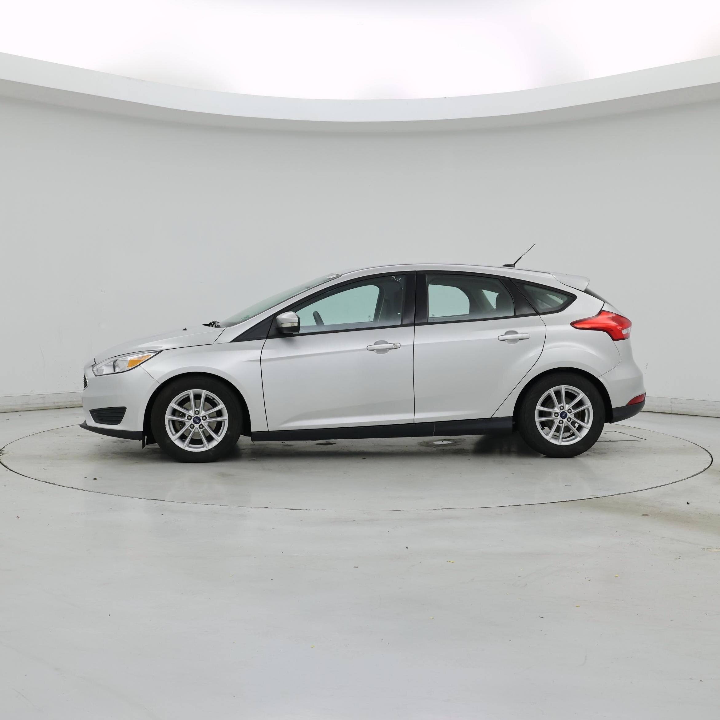 Thumbnail: 2016 Ford Focus - 3
