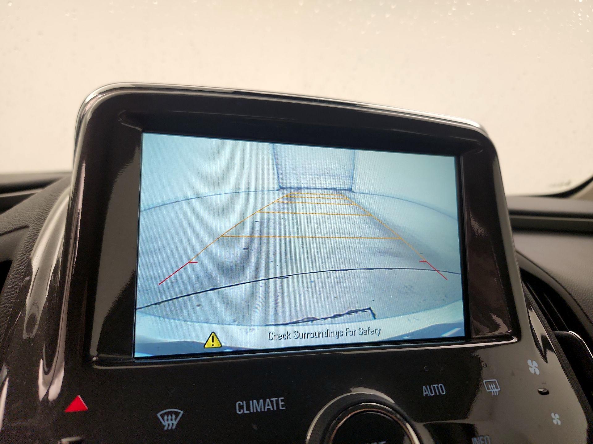 Thumbnail: 2015 Chevrolet Volt - 15