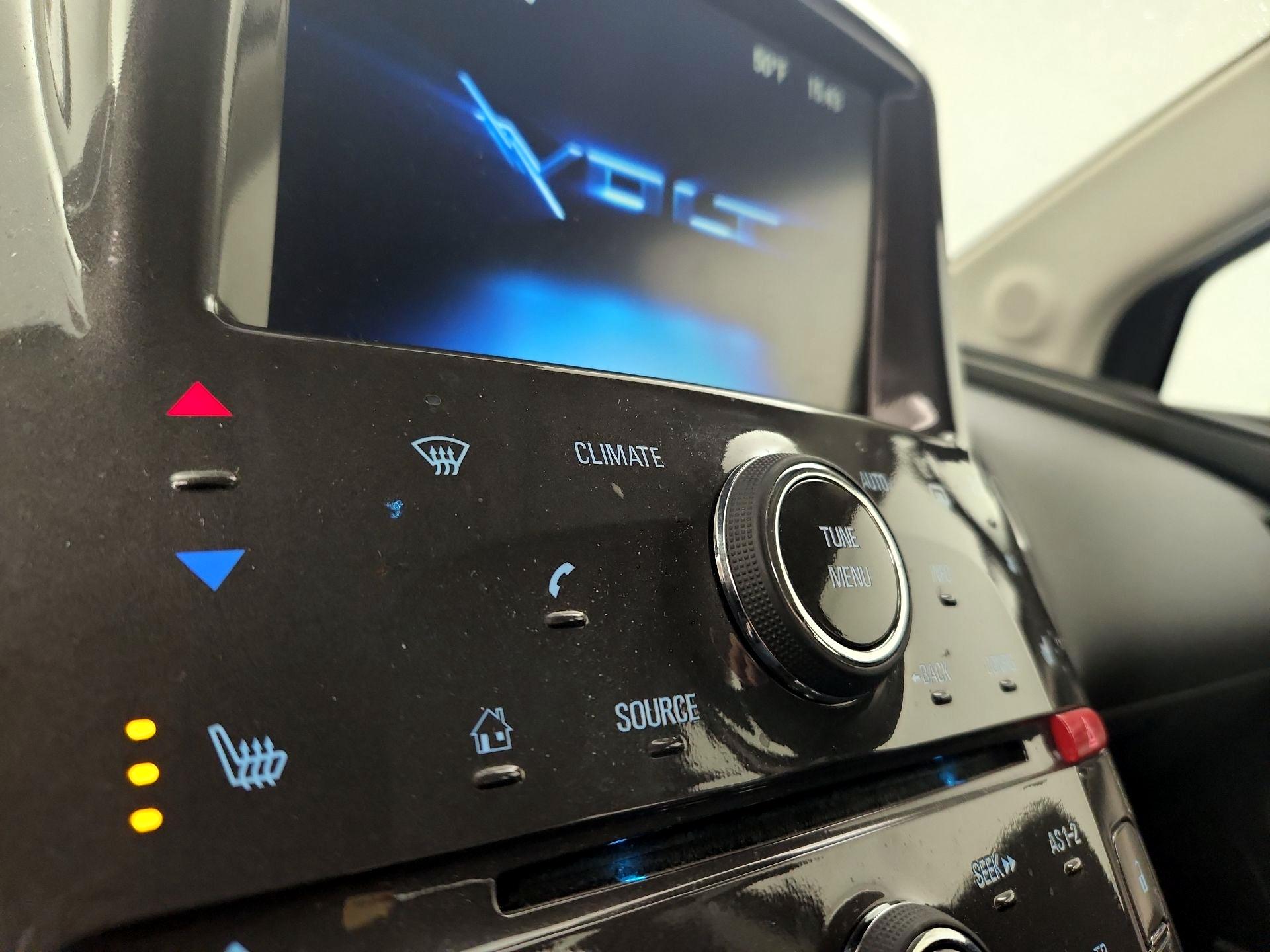 Thumbnail: 2015 Chevrolet Volt - 17