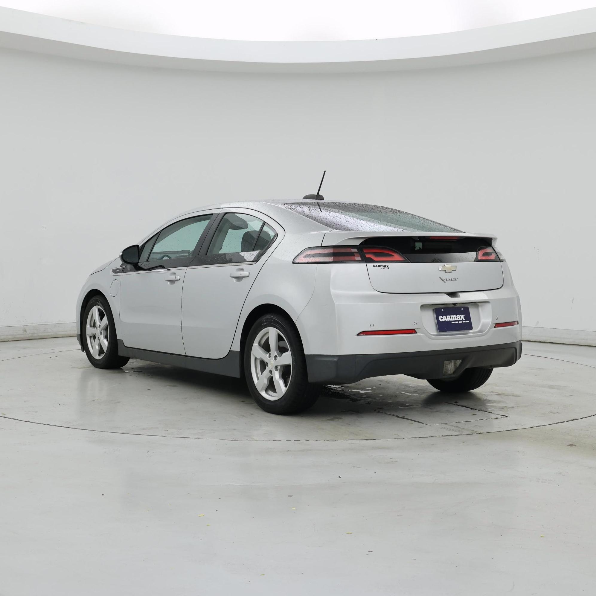 Thumbnail: 2015 Chevrolet Volt - 2