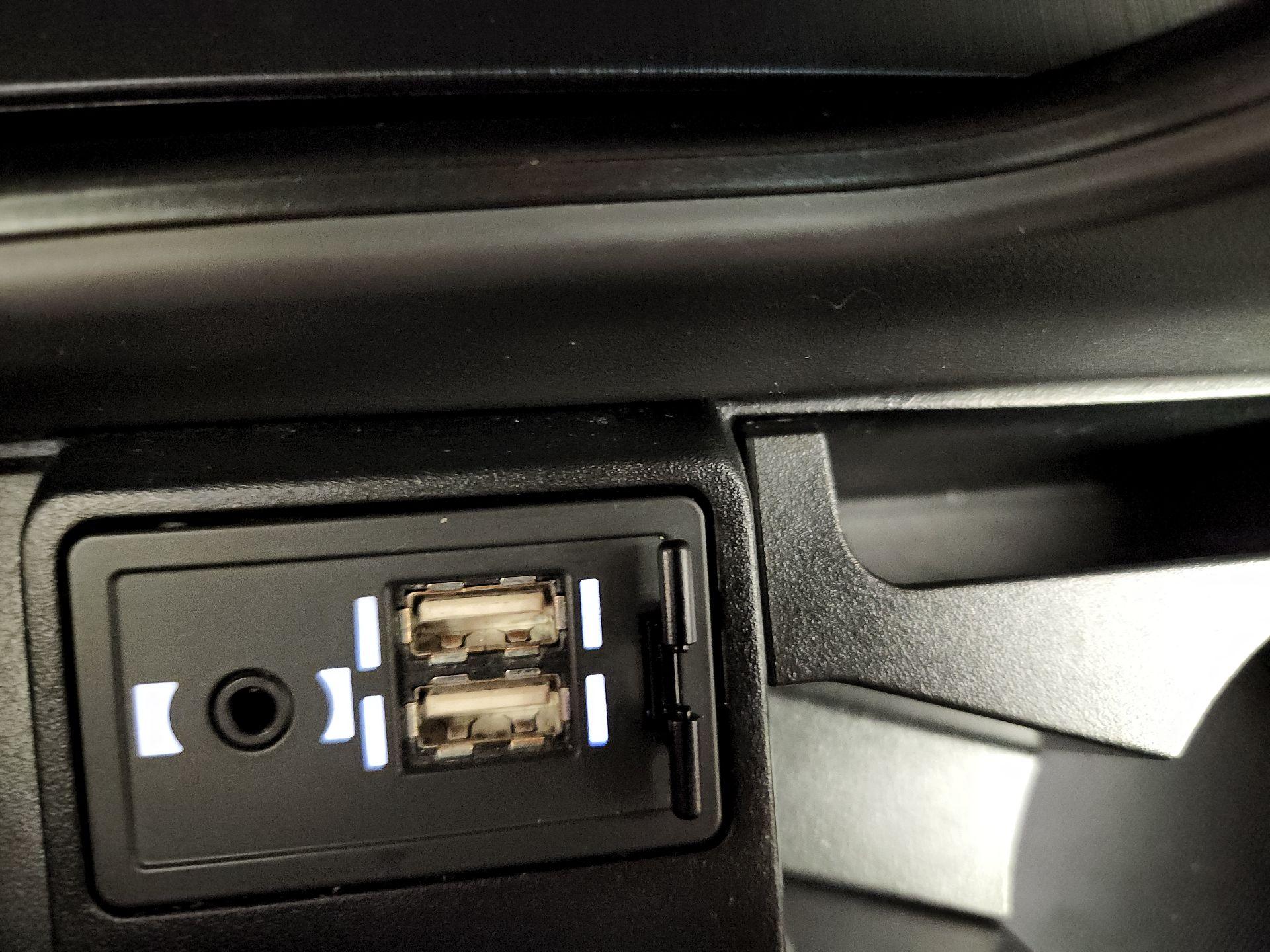 Thumbnail: 2019 Lexus ES - 19