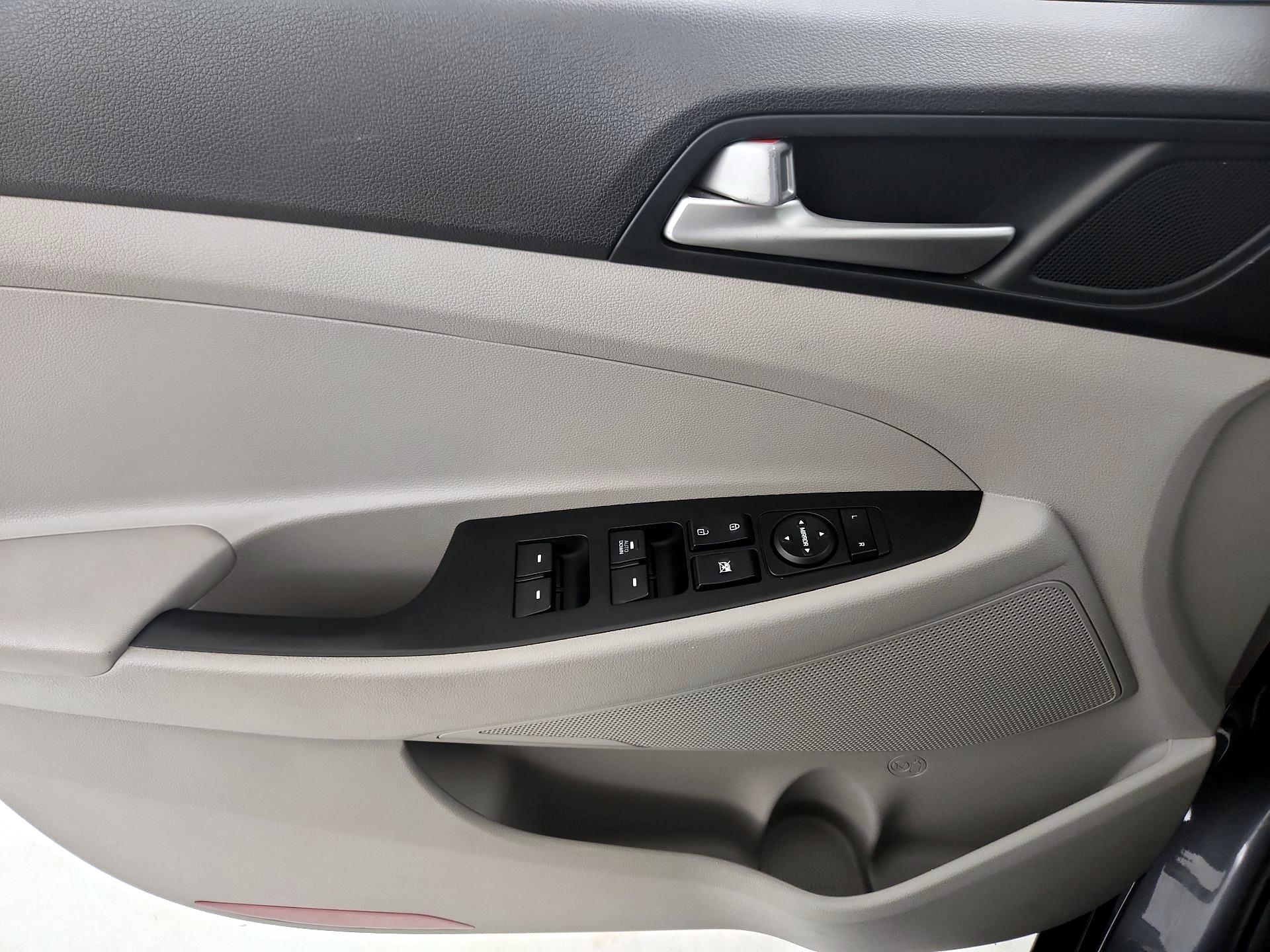 Thumbnail: 2019 Hyundai Tucson - 12