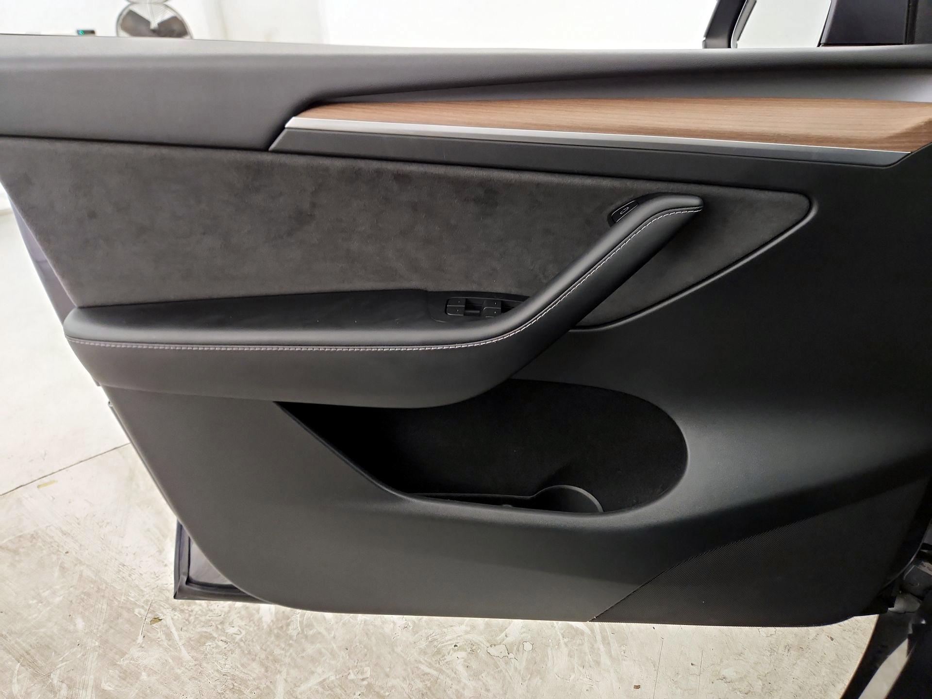 Thumbnail: 2023 Tesla Model Y - 12