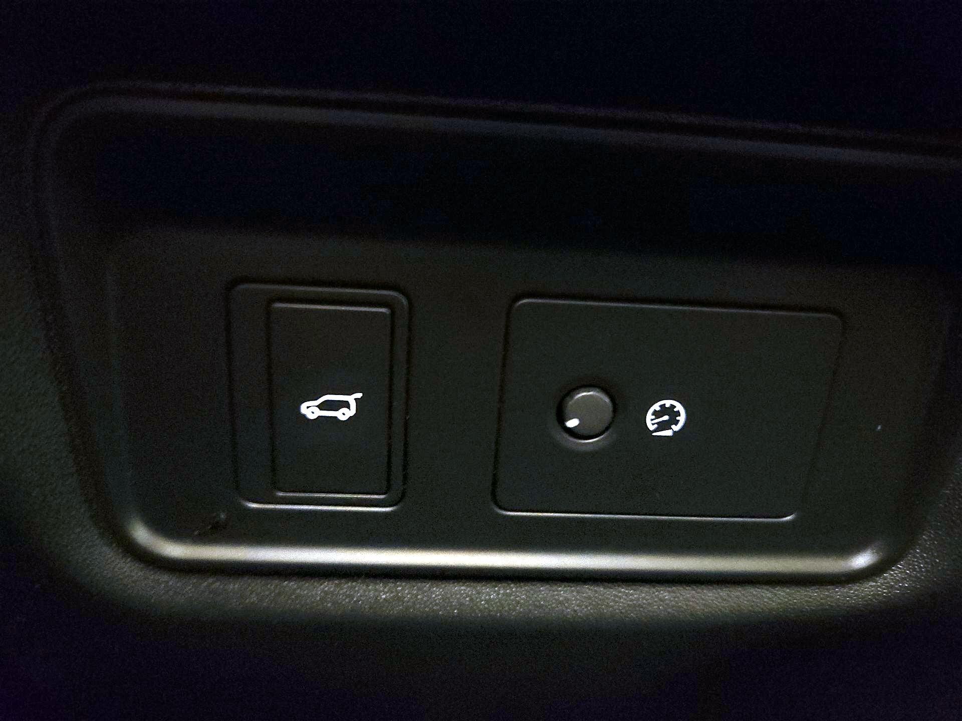 Thumbnail: 2022 Jaguar E-Pace - 13