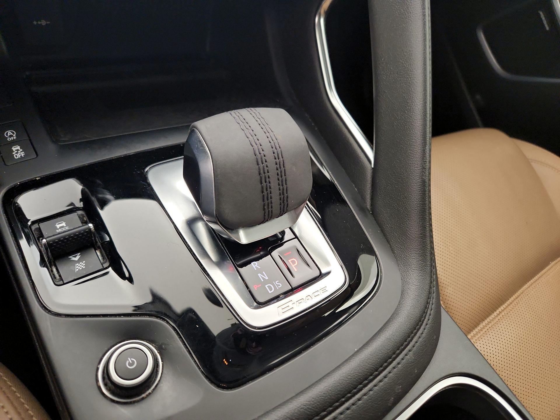 Thumbnail: 2022 Jaguar E-Pace - 17