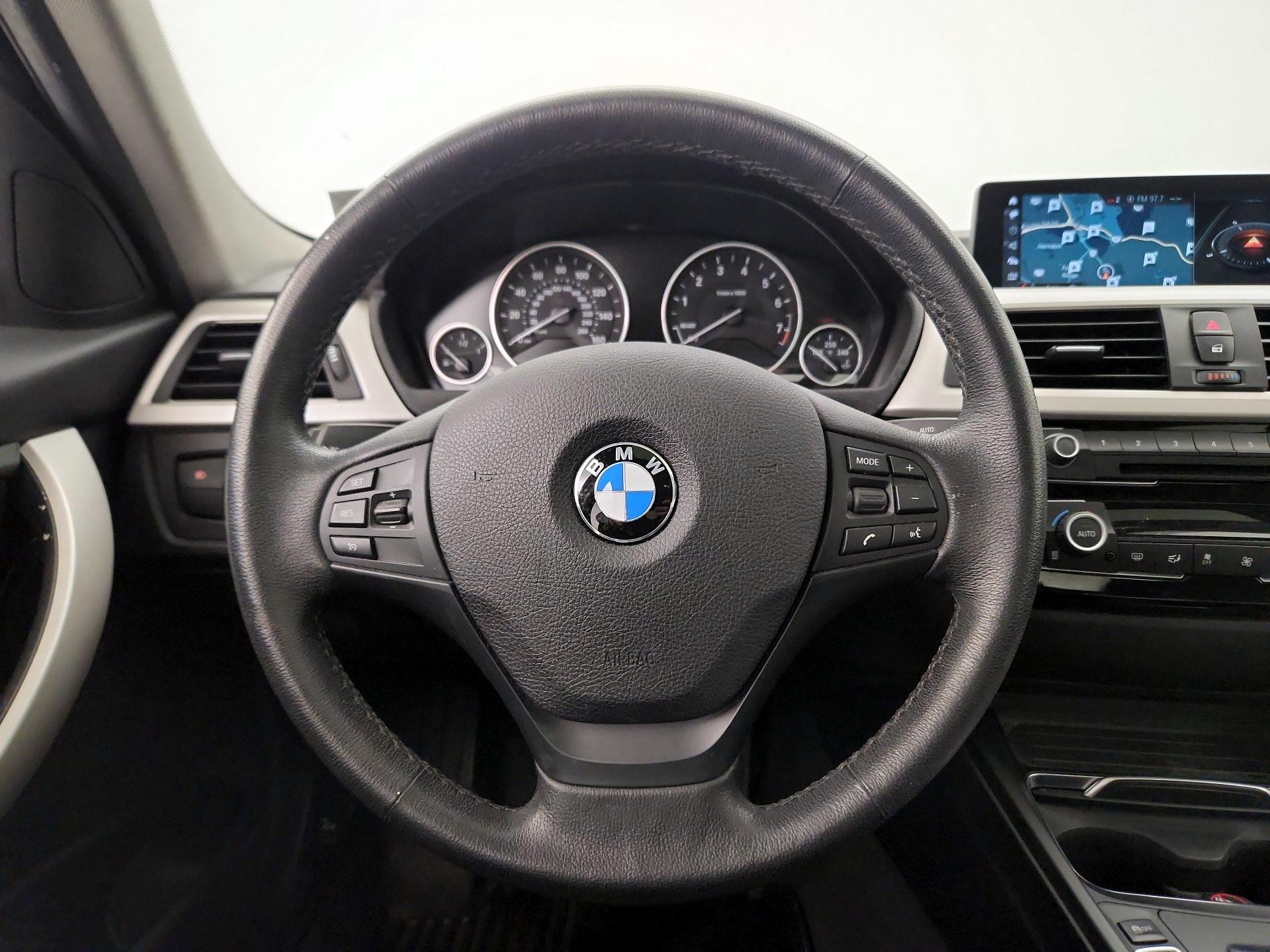 Thumbnail: 2018 BMW 3 Series - 10