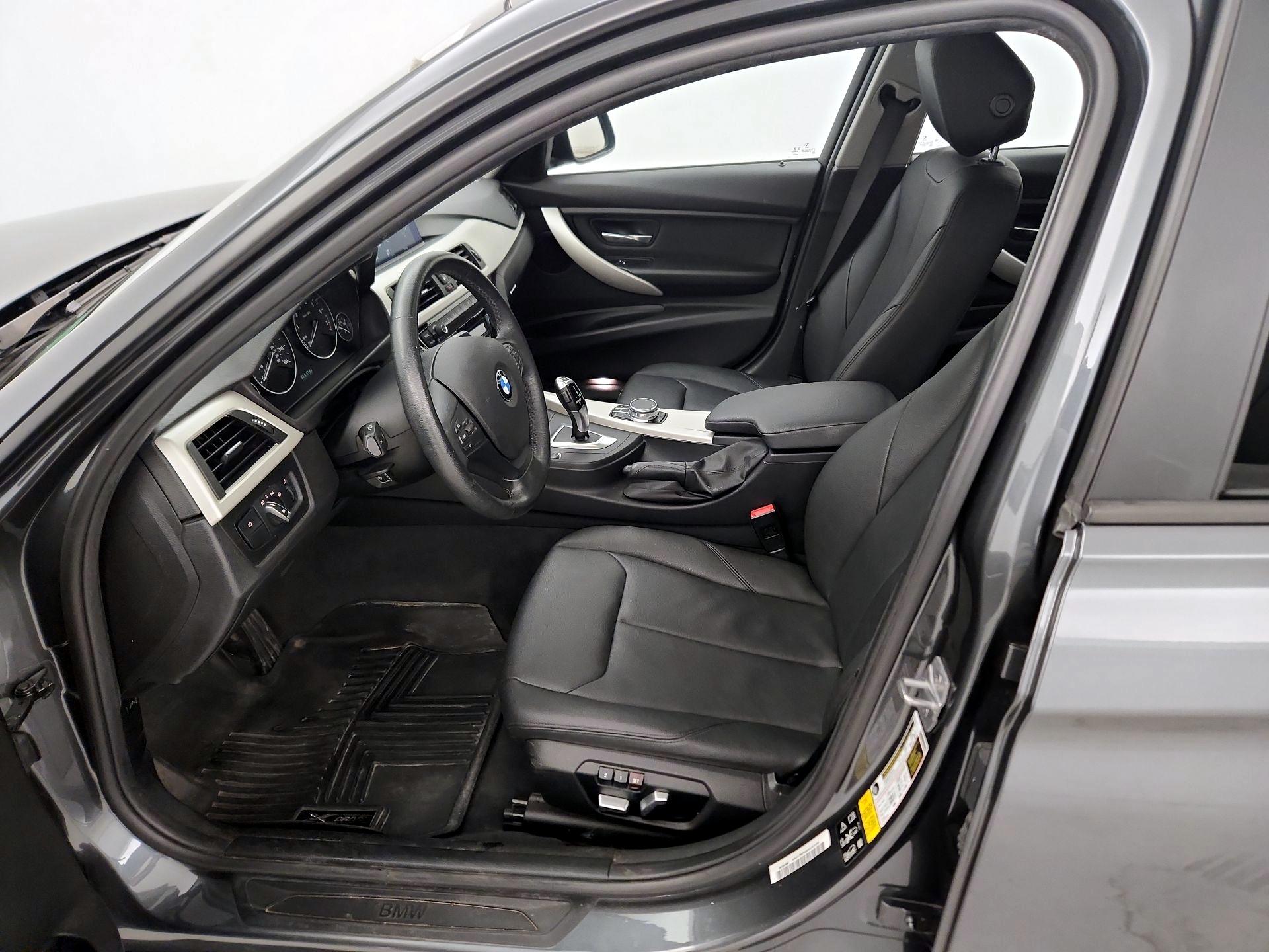 Thumbnail: 2018 BMW 3 Series - 11