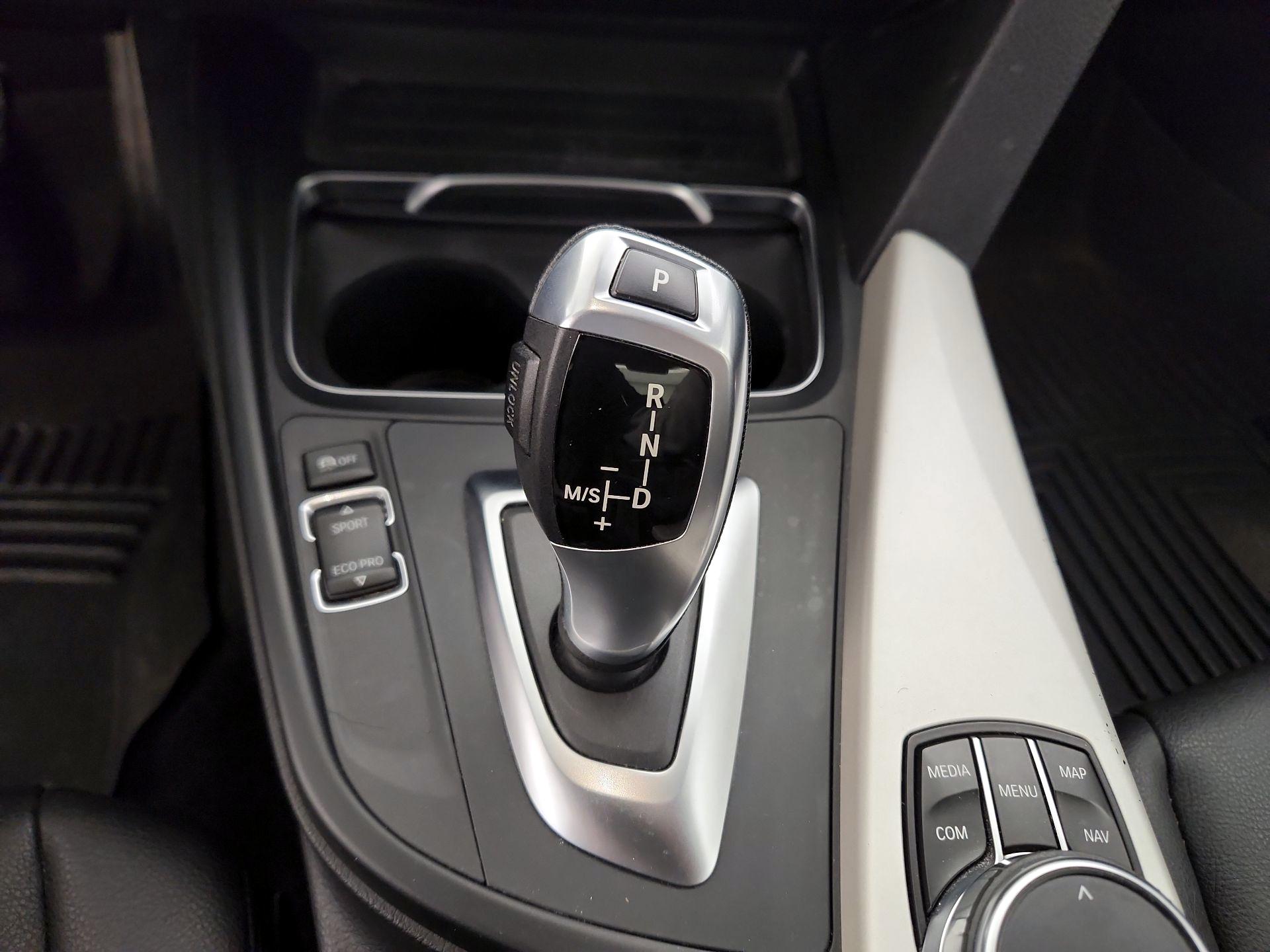 Thumbnail: 2018 BMW 3 Series - 18