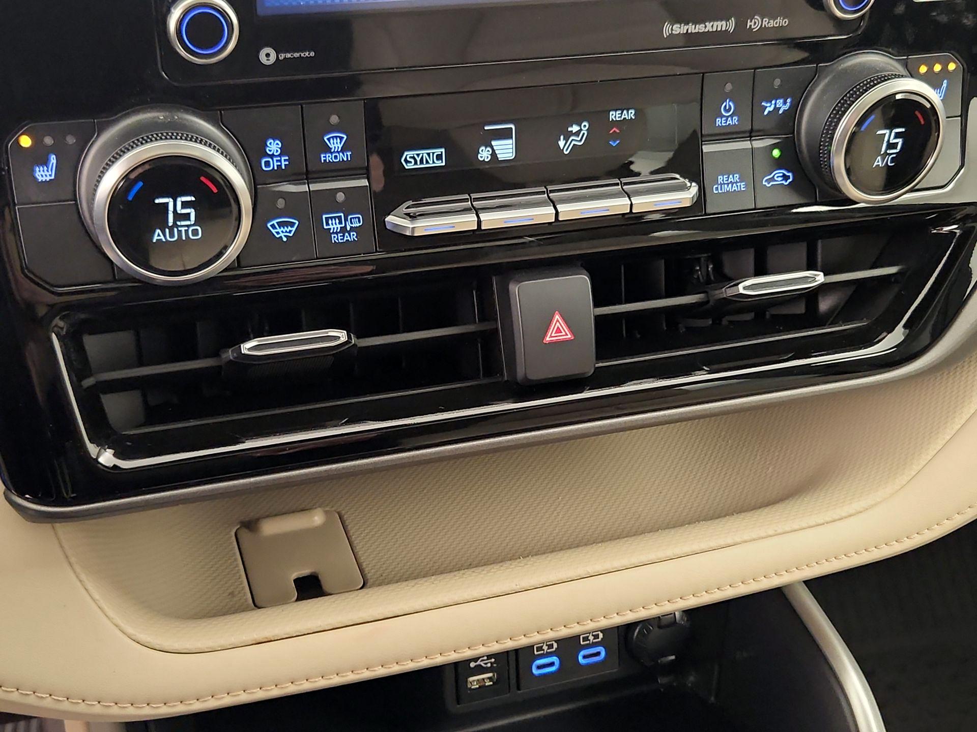 Thumbnail: 2022 Toyota Highlander - 16