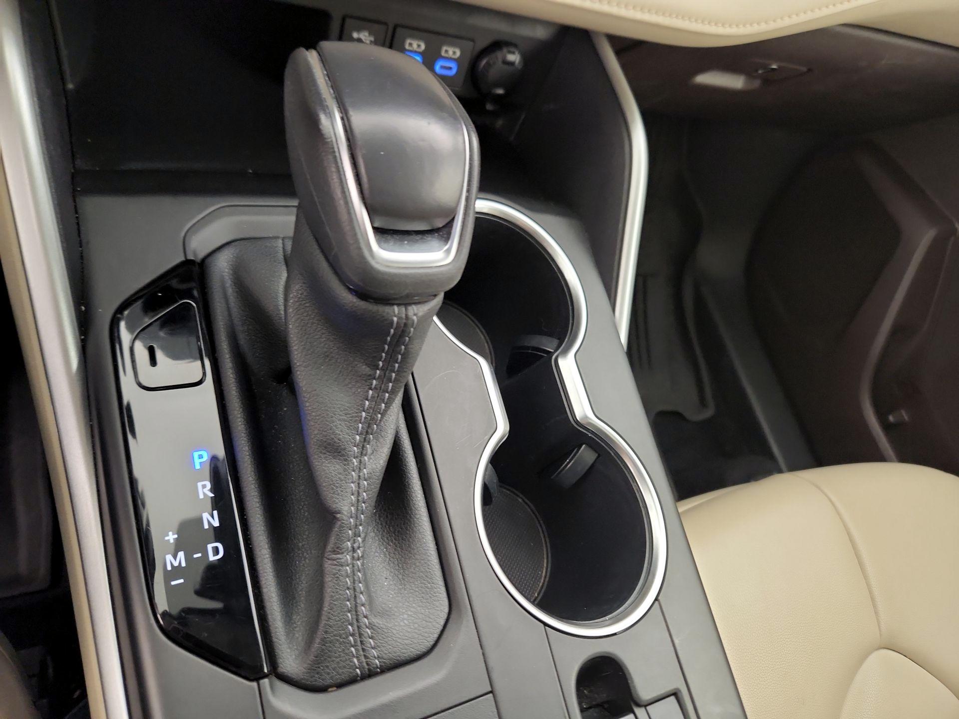 Thumbnail: 2022 Toyota Highlander - 17