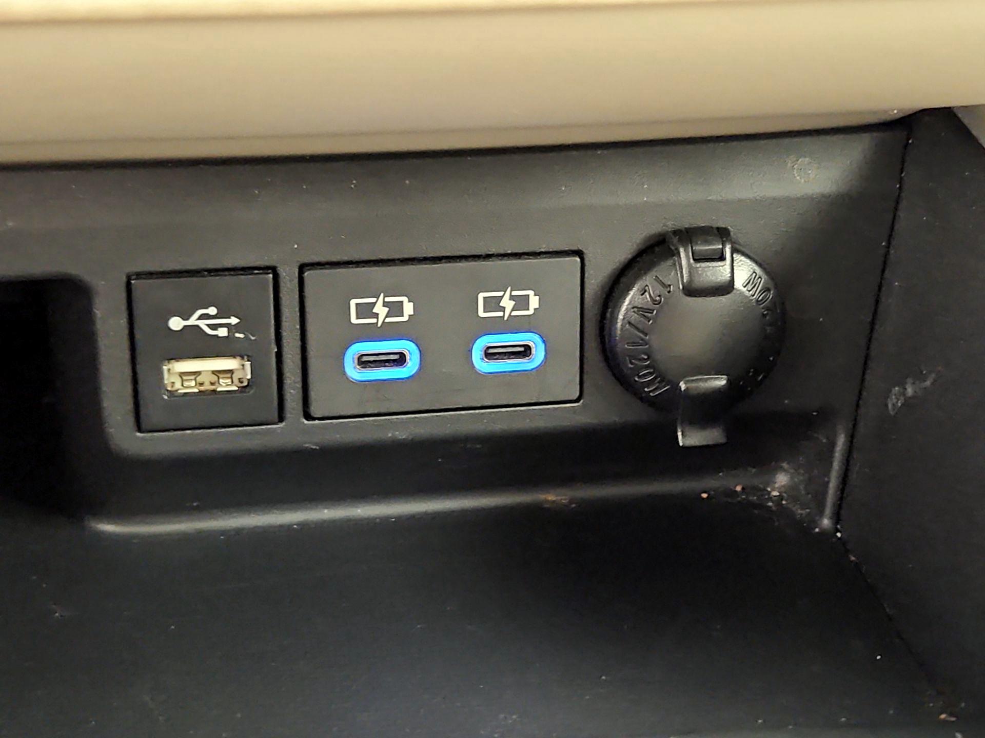 Thumbnail: 2022 Toyota Highlander - 18