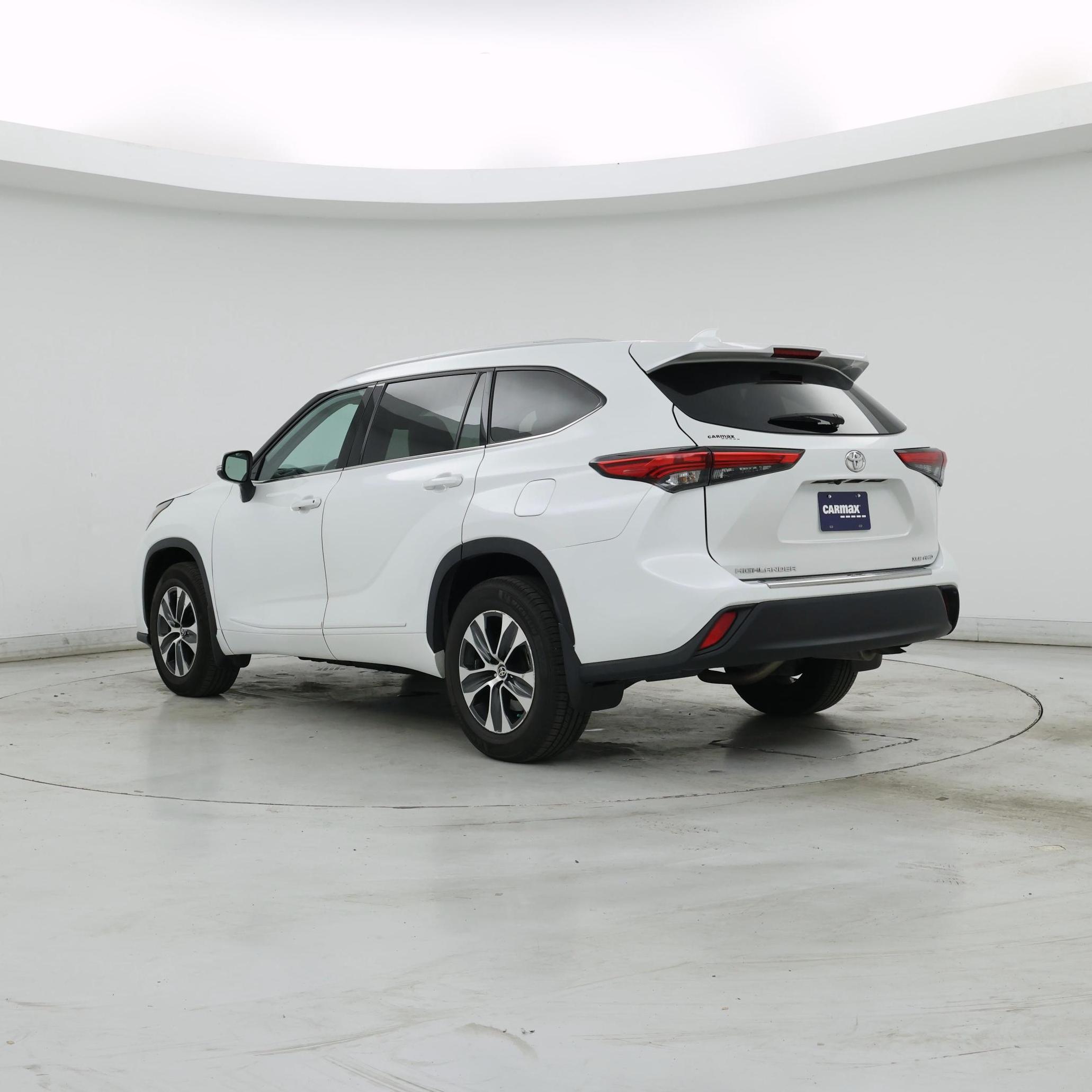 Thumbnail: 2022 Toyota Highlander - 2