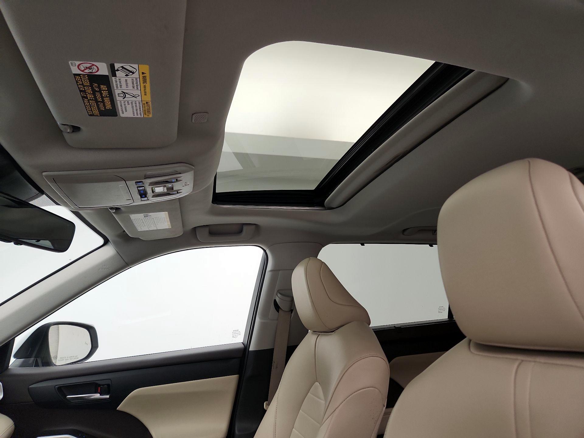 Thumbnail: 2022 Toyota Highlander - 19