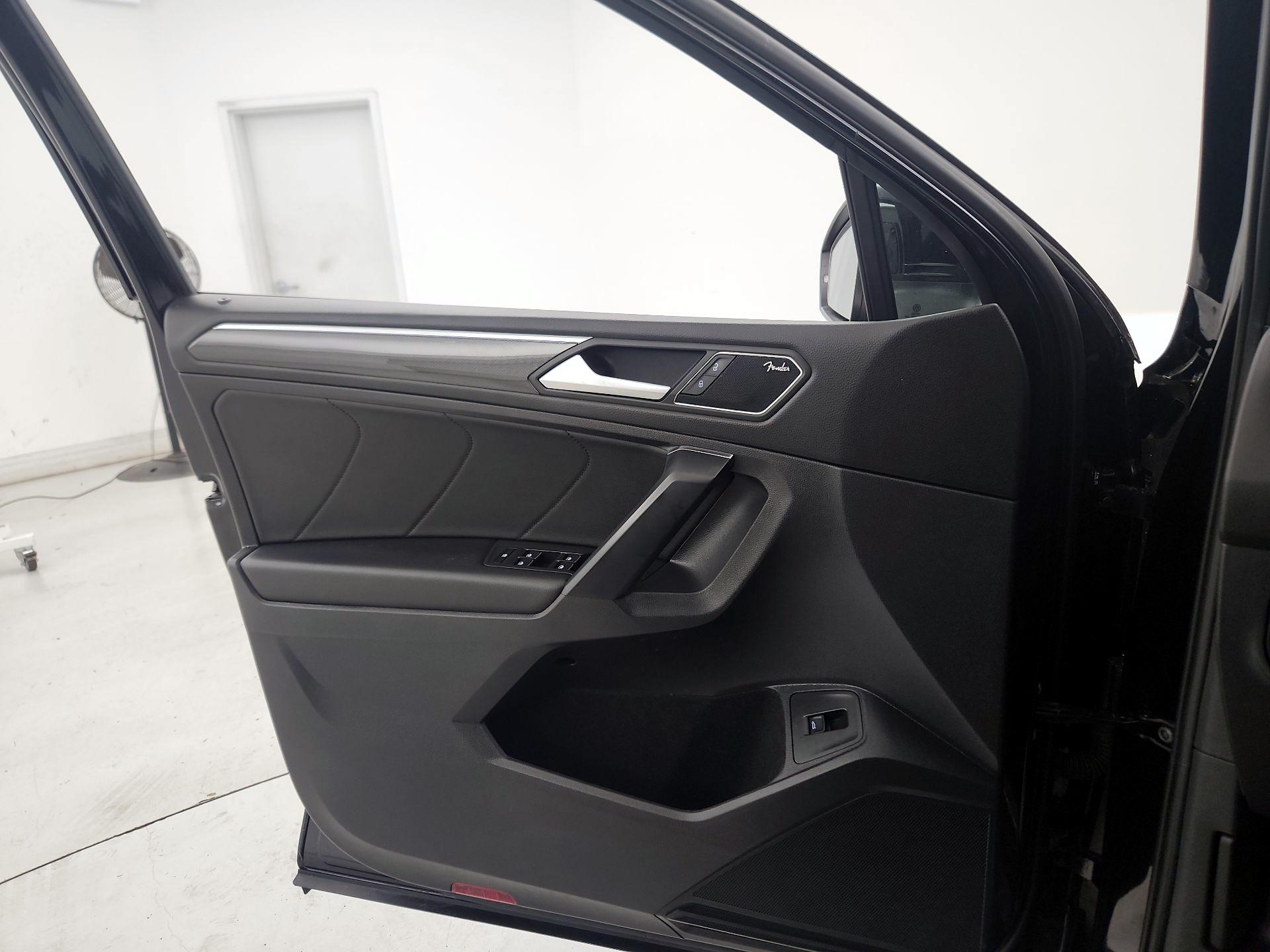 Thumbnail: 2021 Volkswagen Tiguan - 12