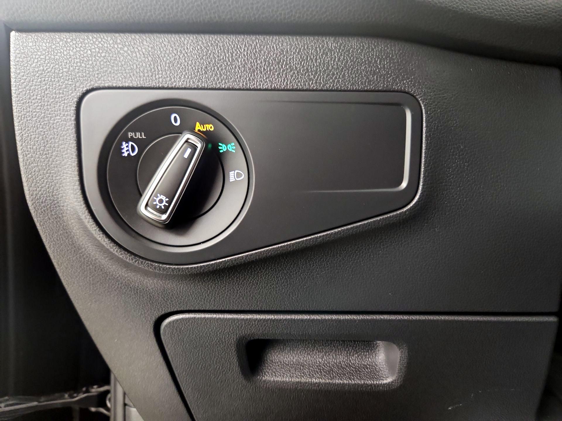 Thumbnail: 2021 Volkswagen Tiguan - 13