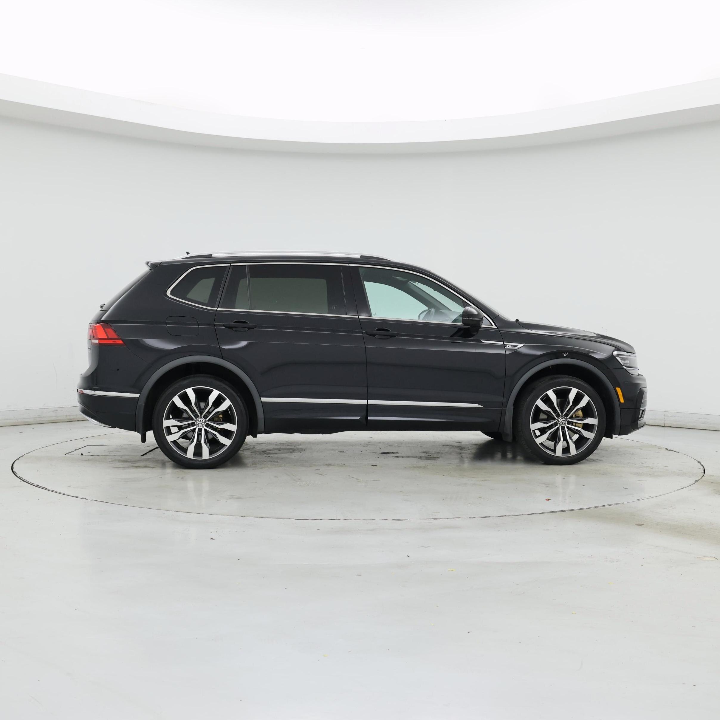Thumbnail: 2021 Volkswagen Tiguan - 7