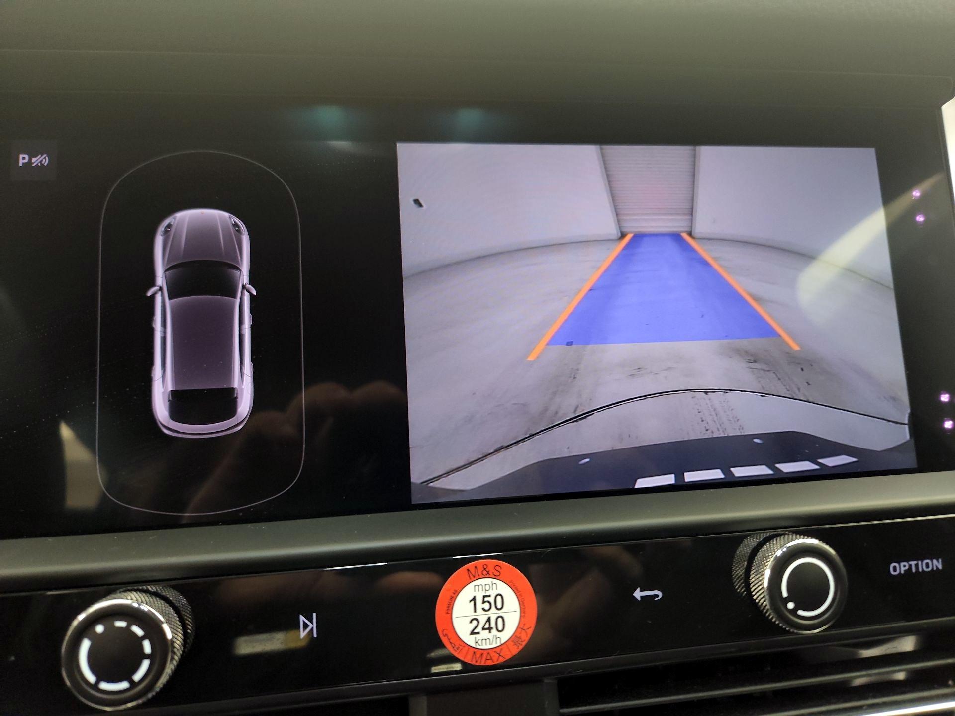 Thumbnail: 2023 Porsche Macan - 15