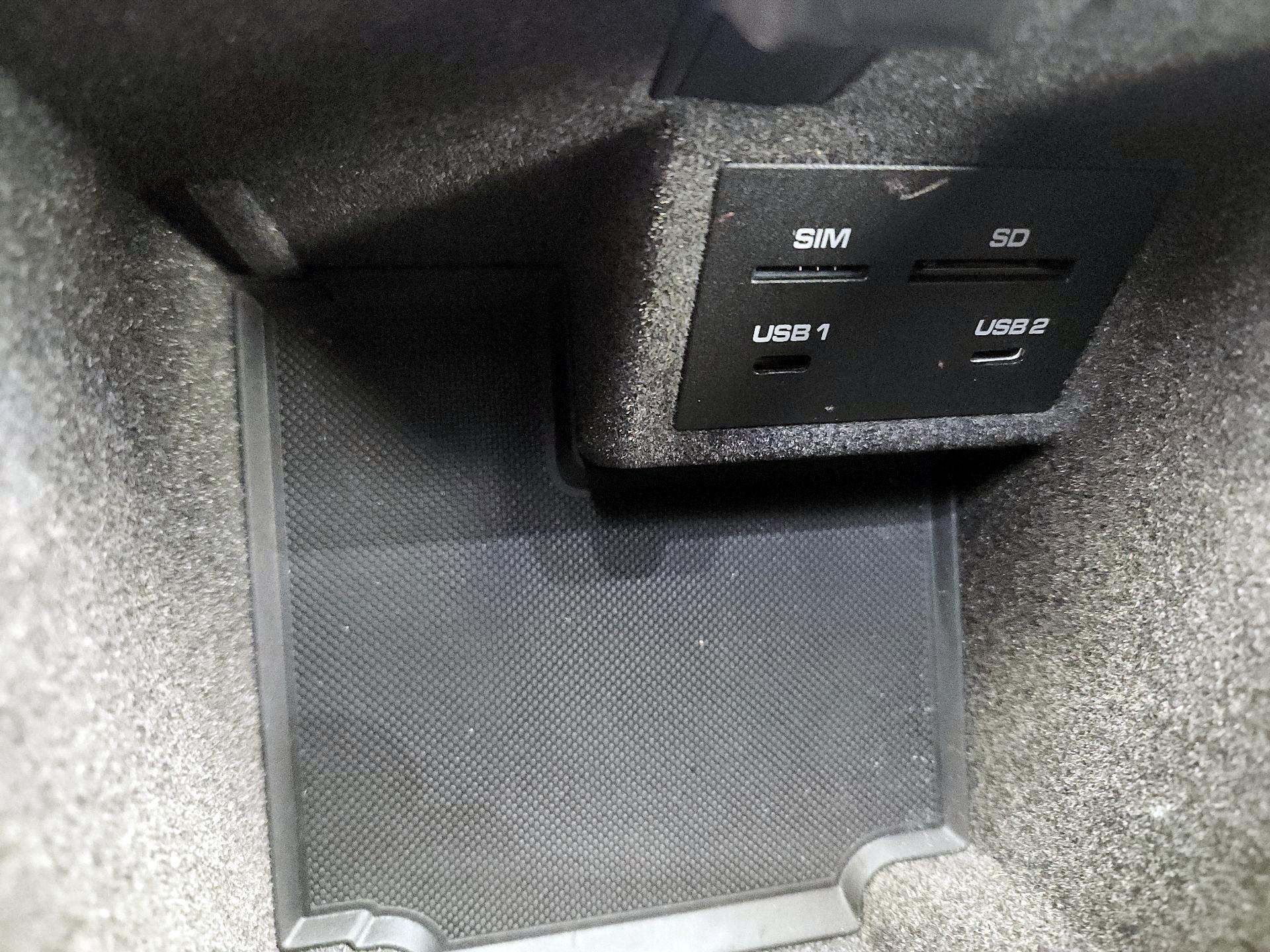 Thumbnail: 2023 Porsche Macan - 19