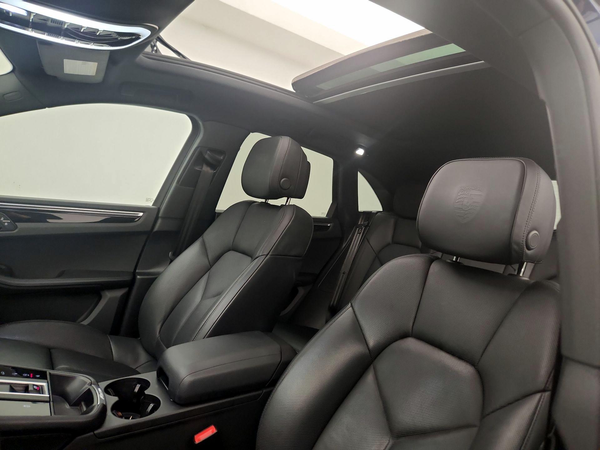 Thumbnail: 2023 Porsche Macan - 20