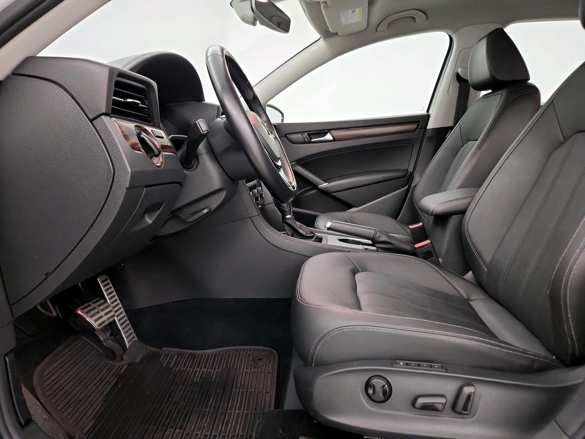 Thumbnail: 2020 Volkswagen Passat - 11