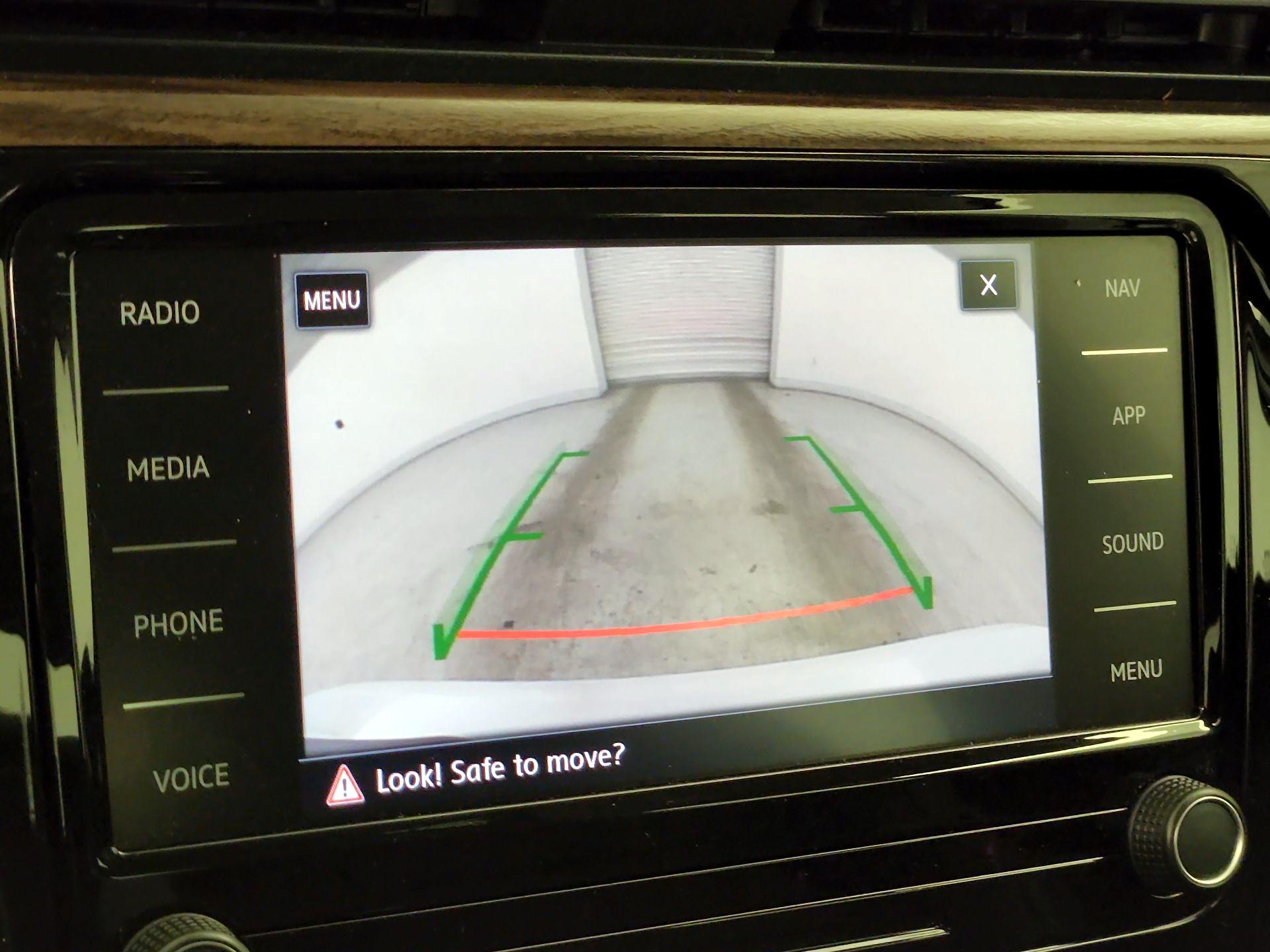 Thumbnail: 2020 Volkswagen Passat - 15