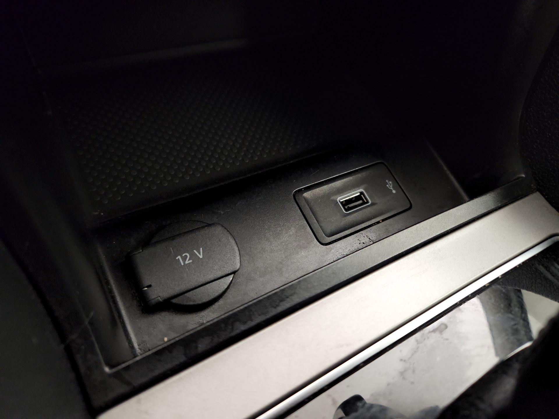 Thumbnail: 2020 Volkswagen Passat - 19