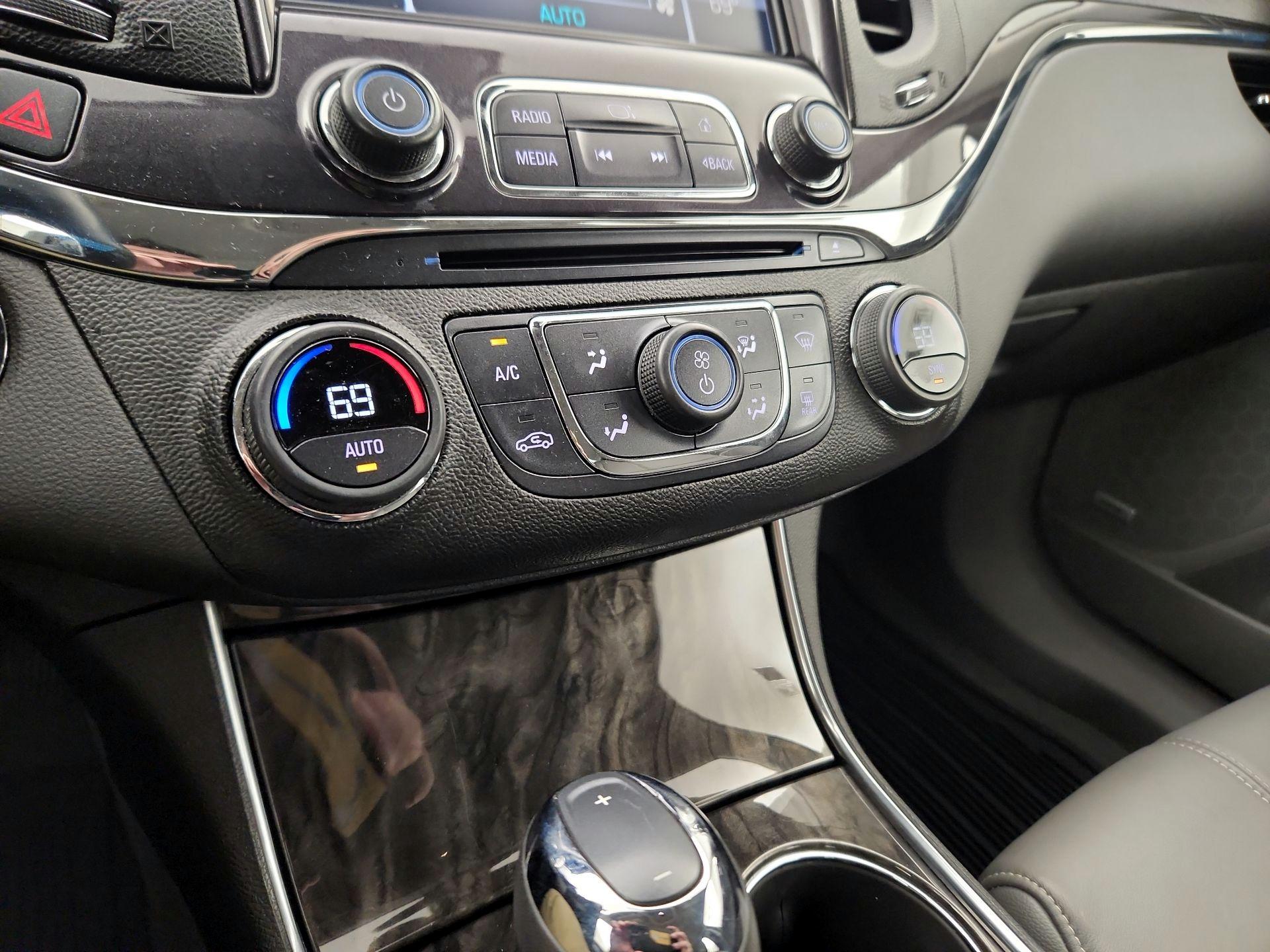 Thumbnail: 2015 Chevrolet Impala - 16