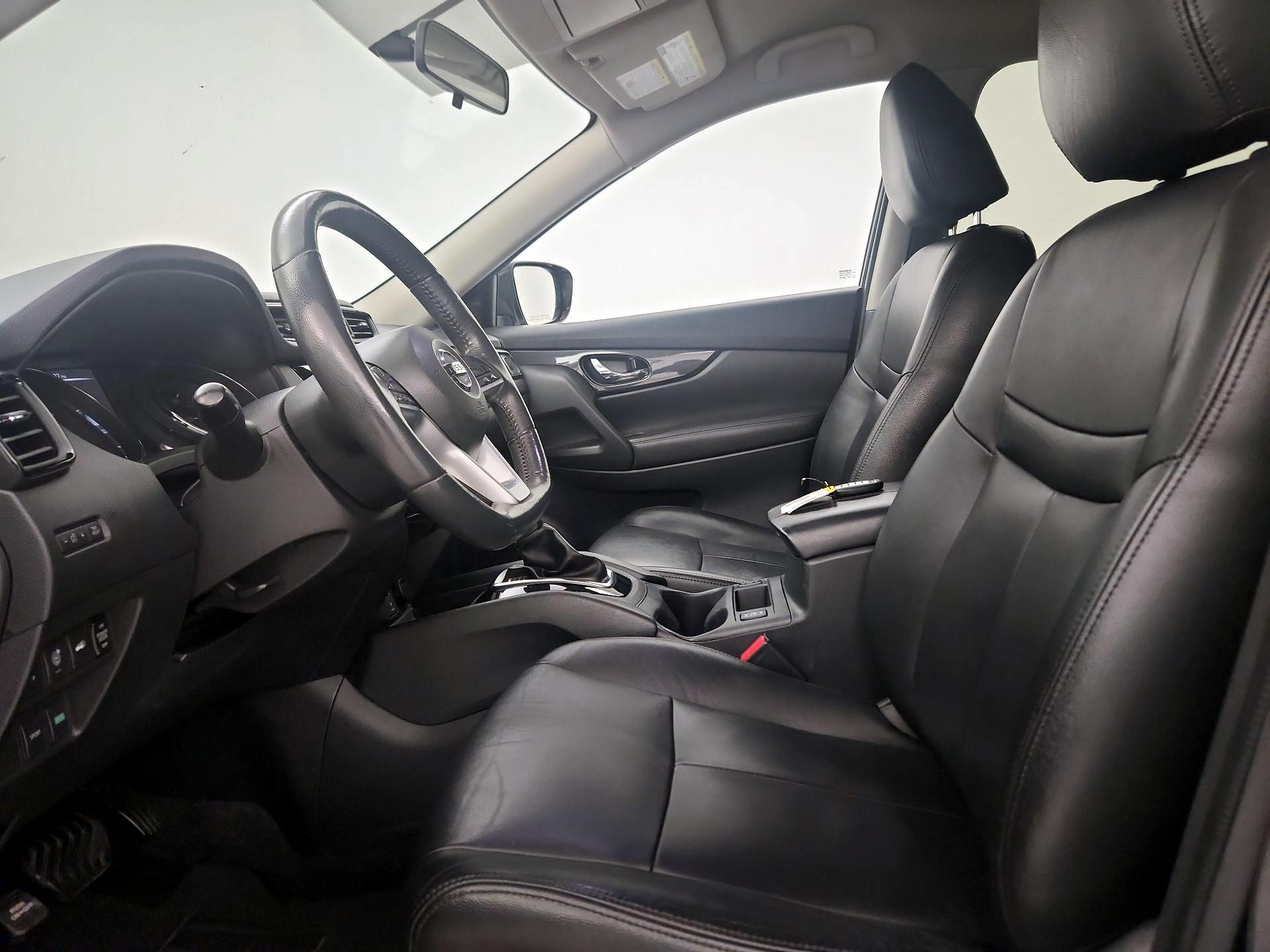 Thumbnail: 2017 Nissan Rogue - 11