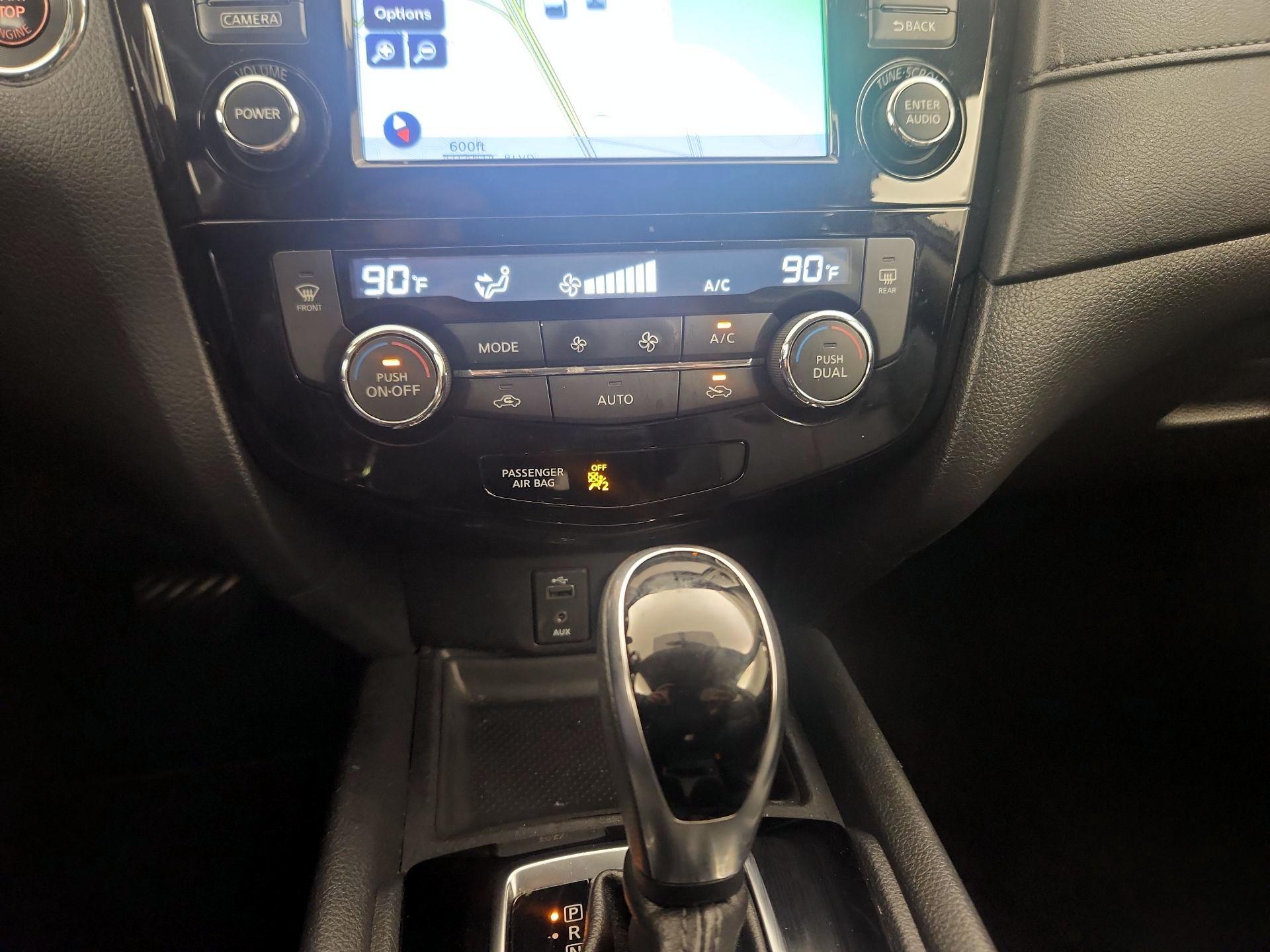 Thumbnail: 2017 Nissan Rogue - 17