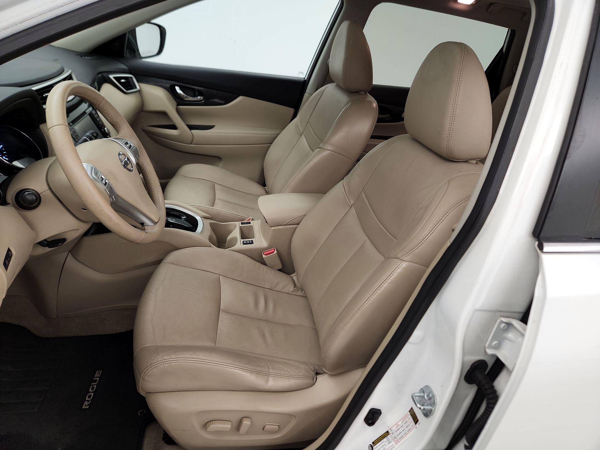 Thumbnail: 2015 Nissan Rogue - 11