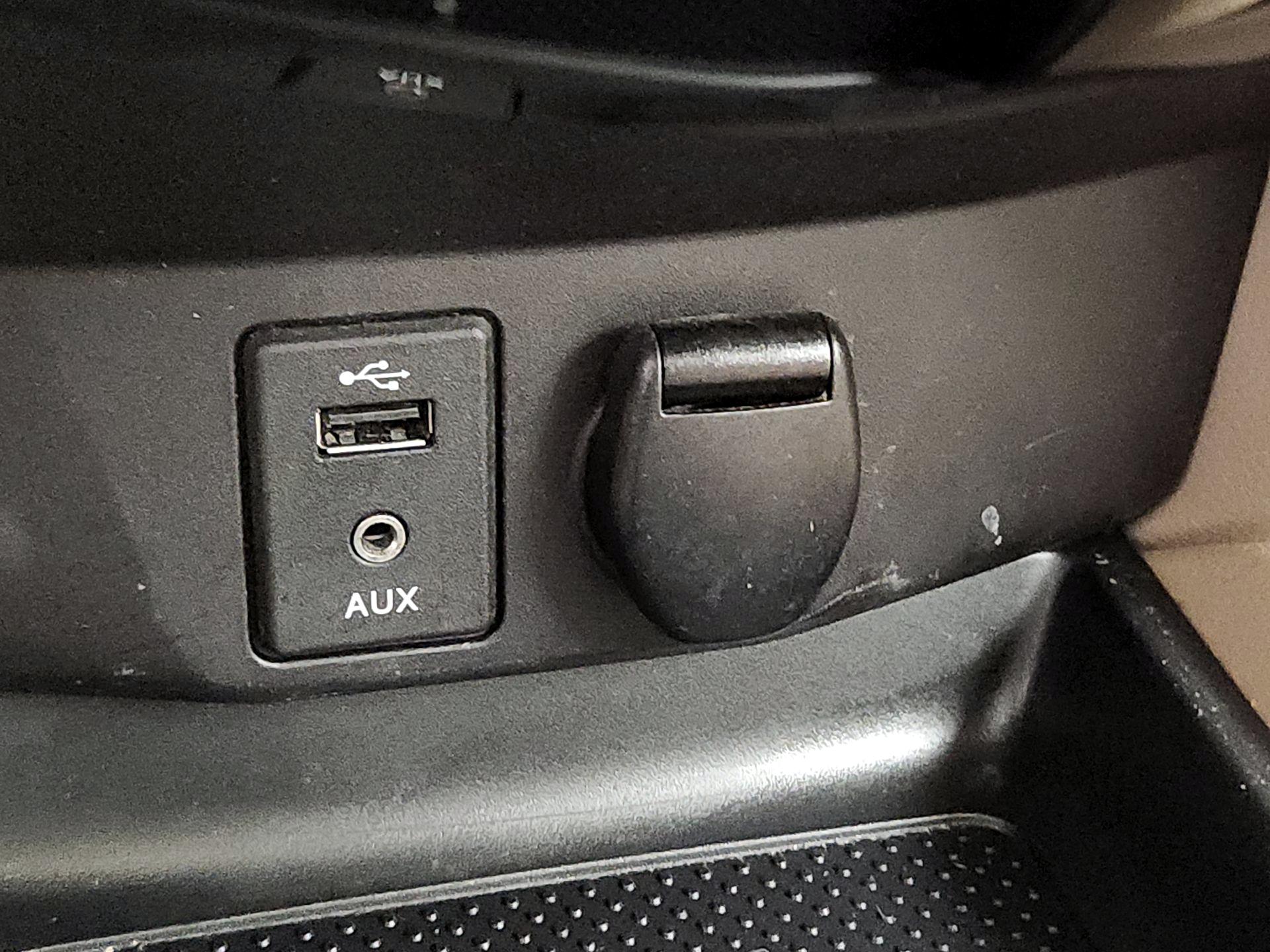 Thumbnail: 2015 Nissan Rogue - 19