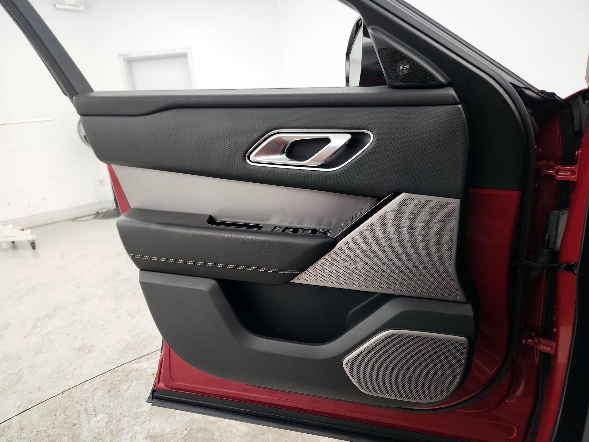 Thumbnail: 2018 Land Rover Range Rover Velar - 12