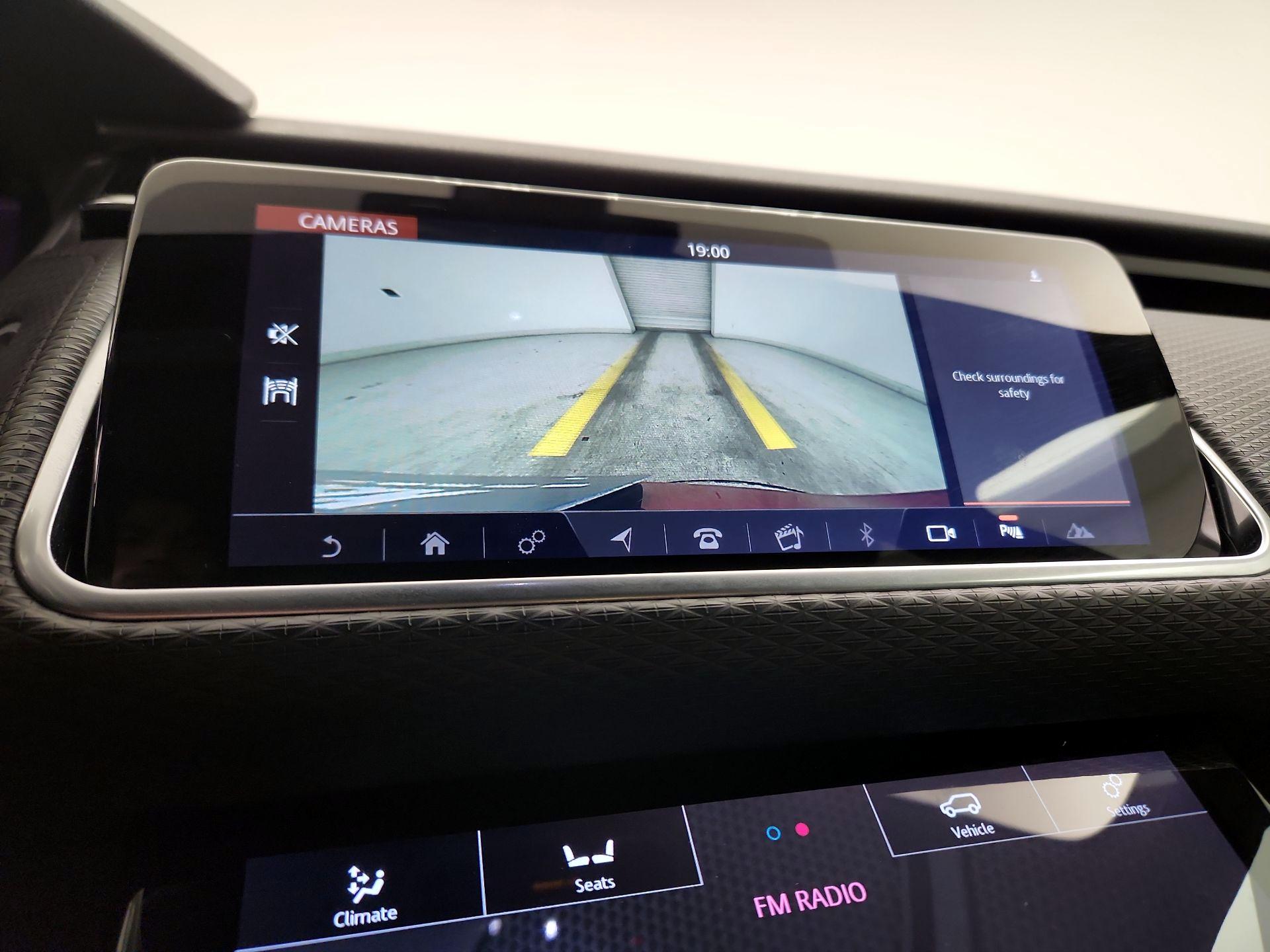 Thumbnail: 2018 Land Rover Range Rover Velar - 15