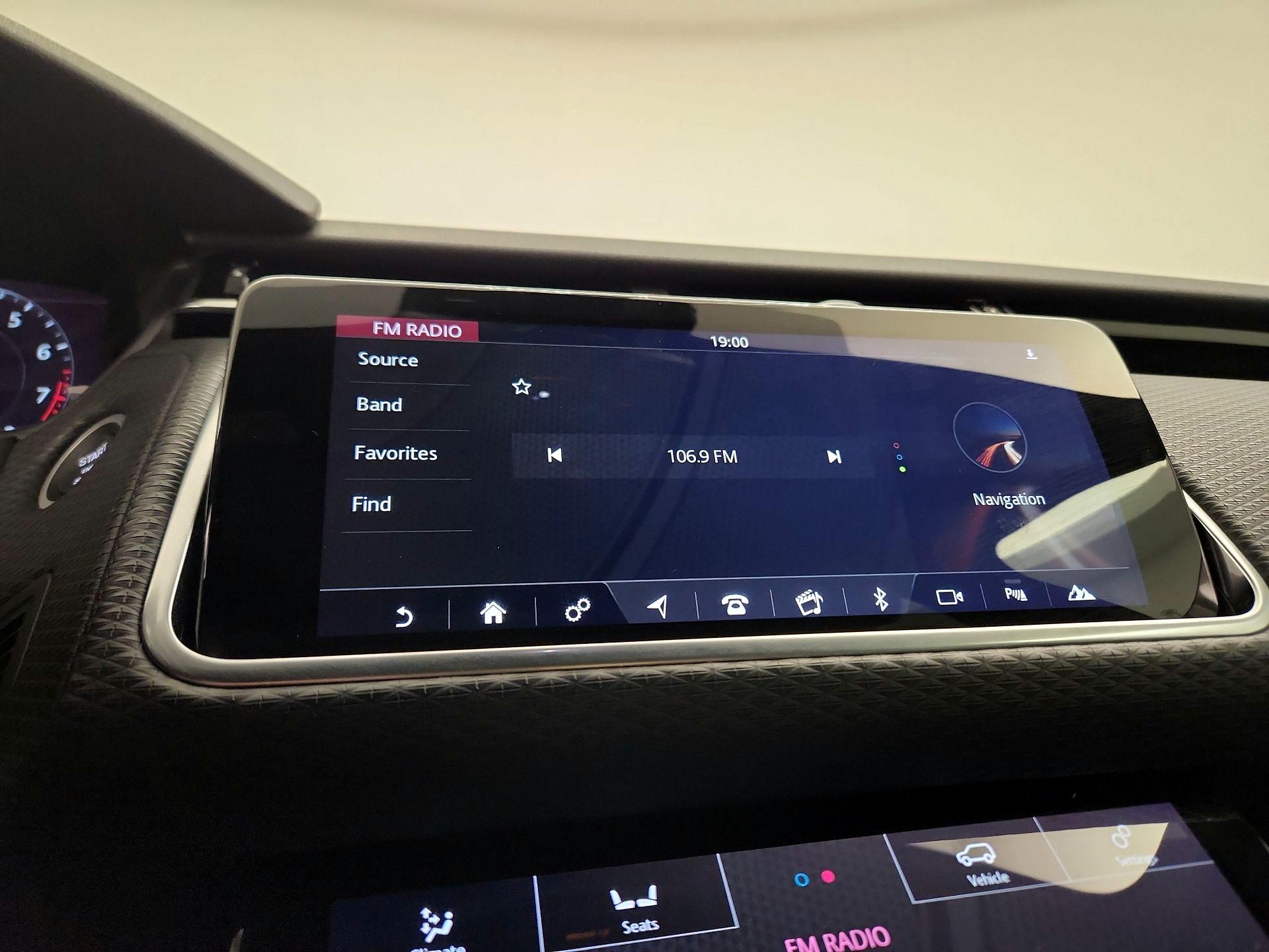 Thumbnail: 2018 Land Rover Range Rover Velar - 16