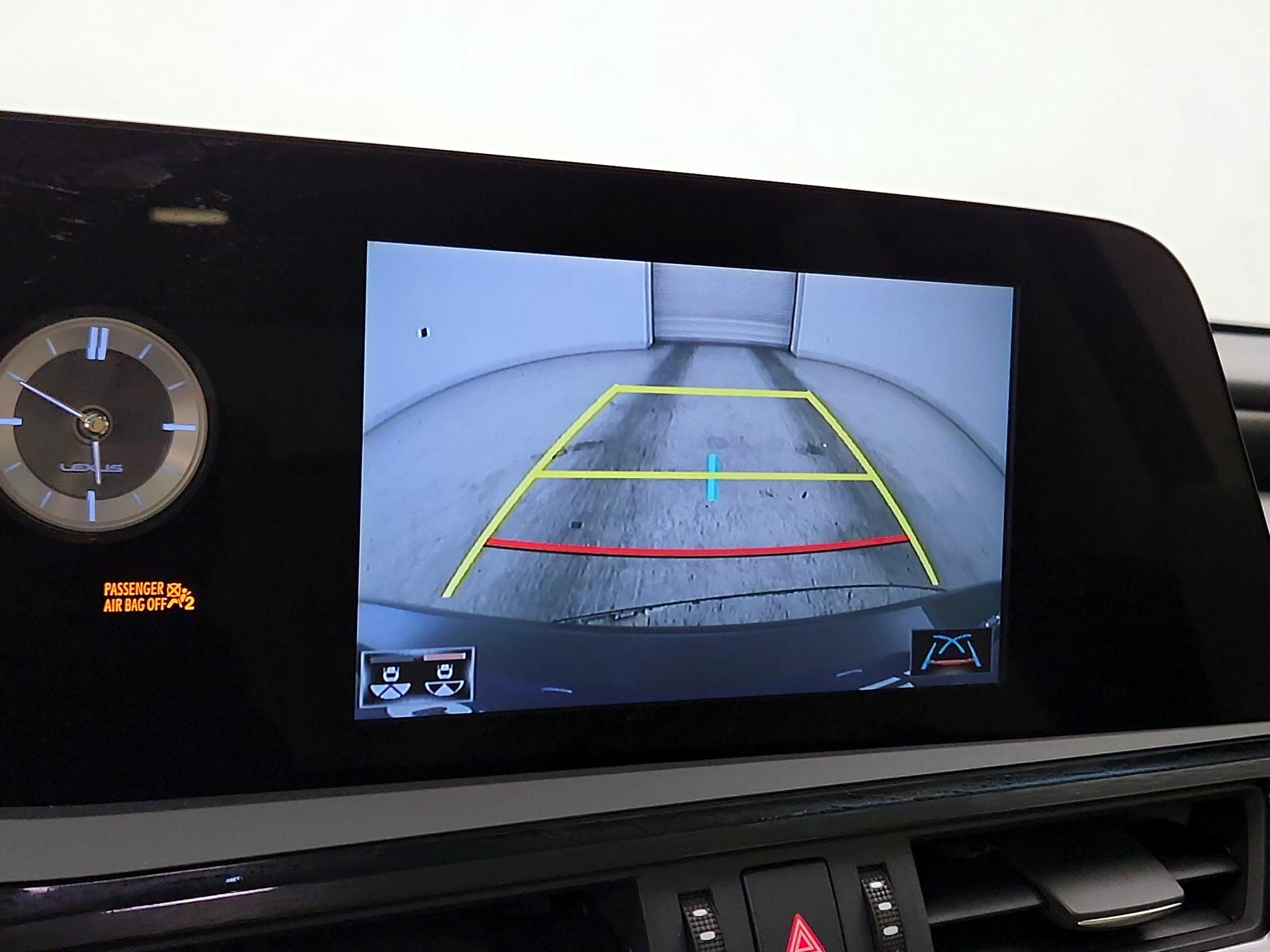 Thumbnail: 2022 Lexus ES - 14