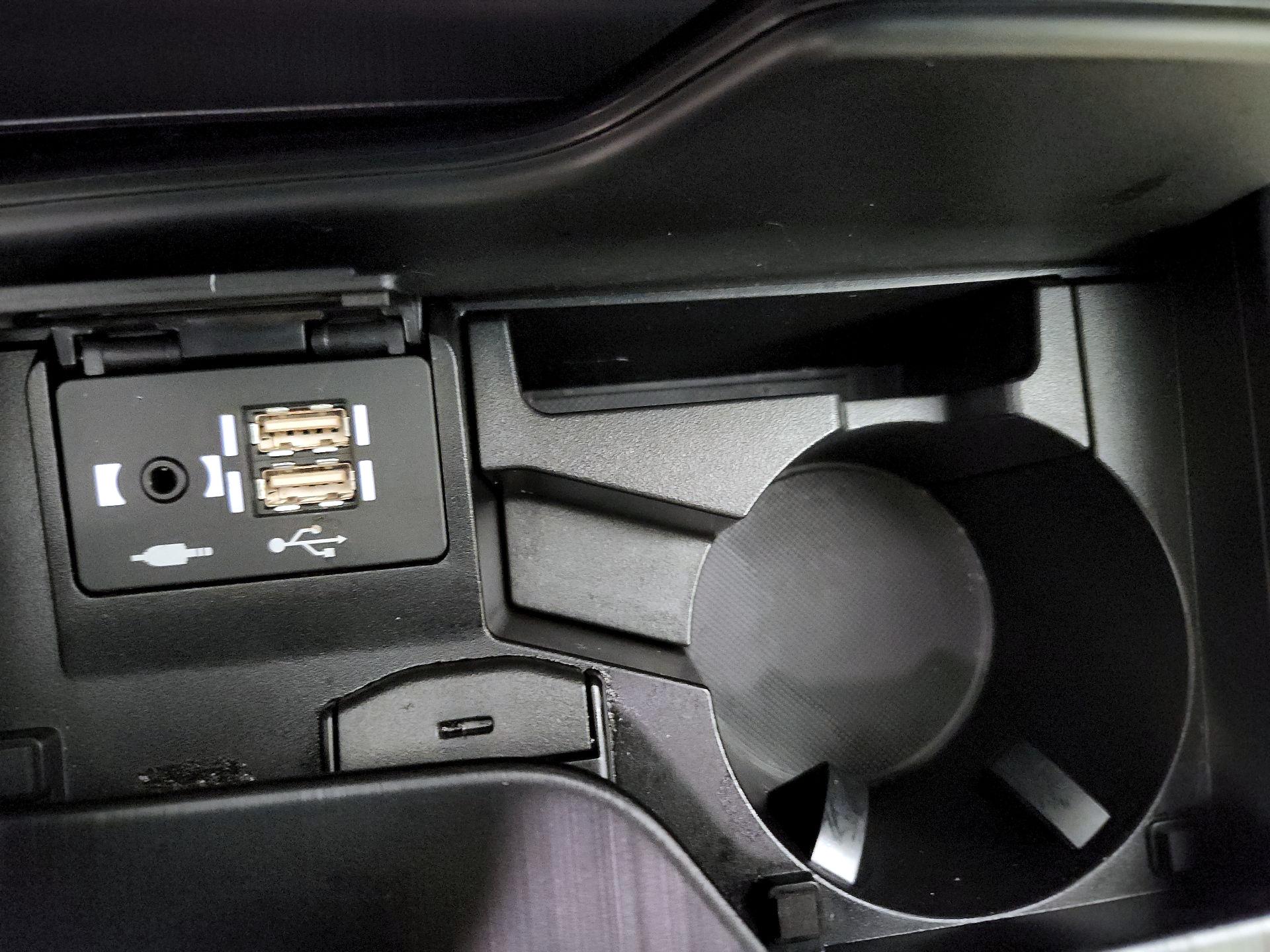 Thumbnail: 2022 Lexus ES - 18