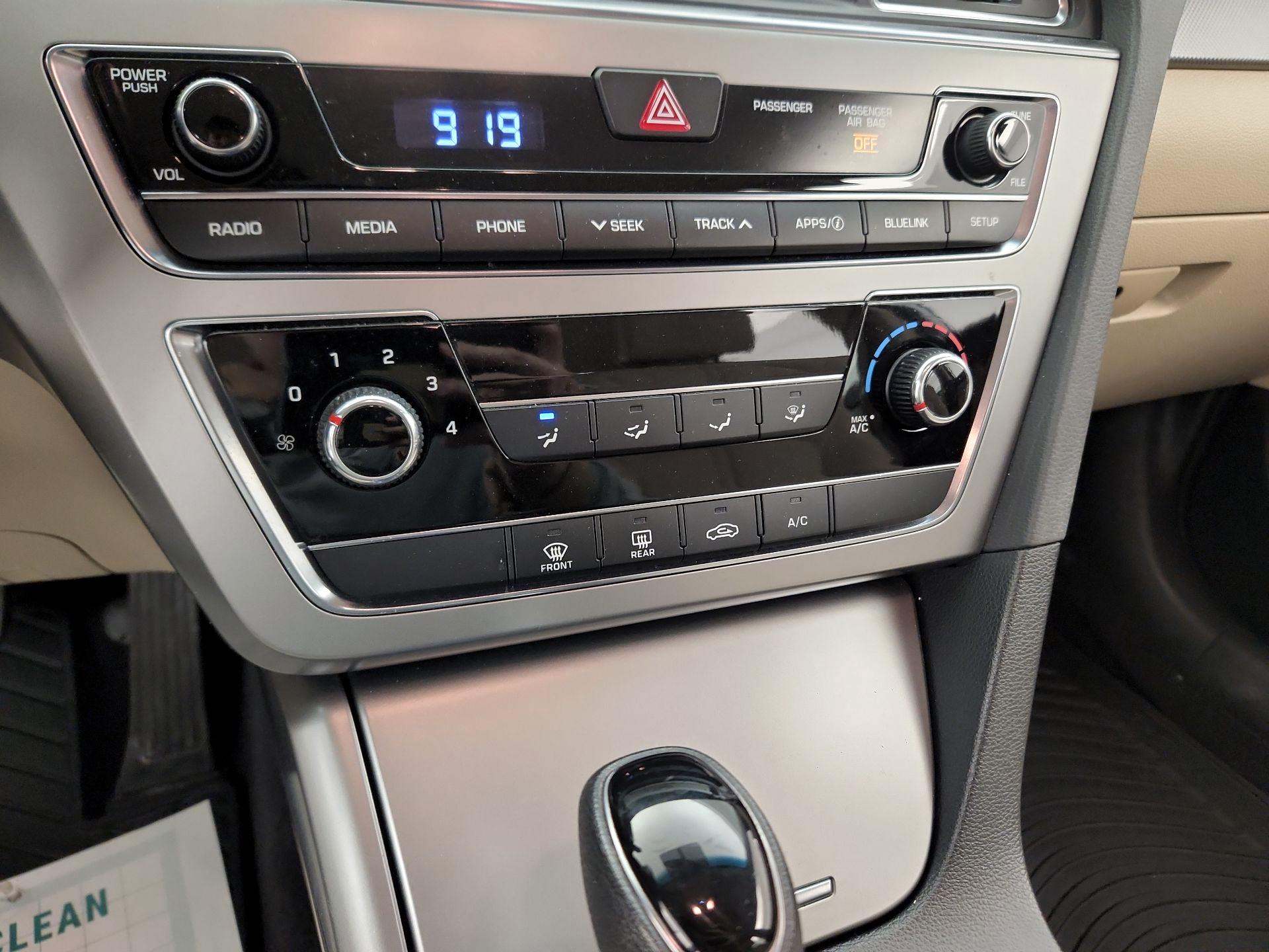 Thumbnail: 2016 Hyundai Sonata - 16