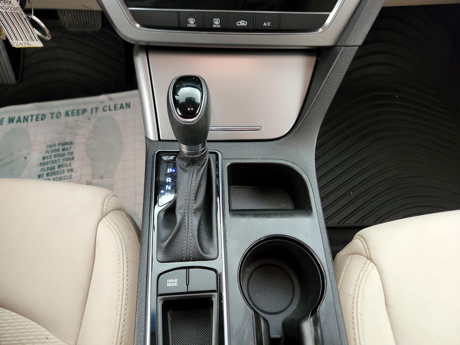 Thumbnail: 2016 Hyundai Sonata - 17