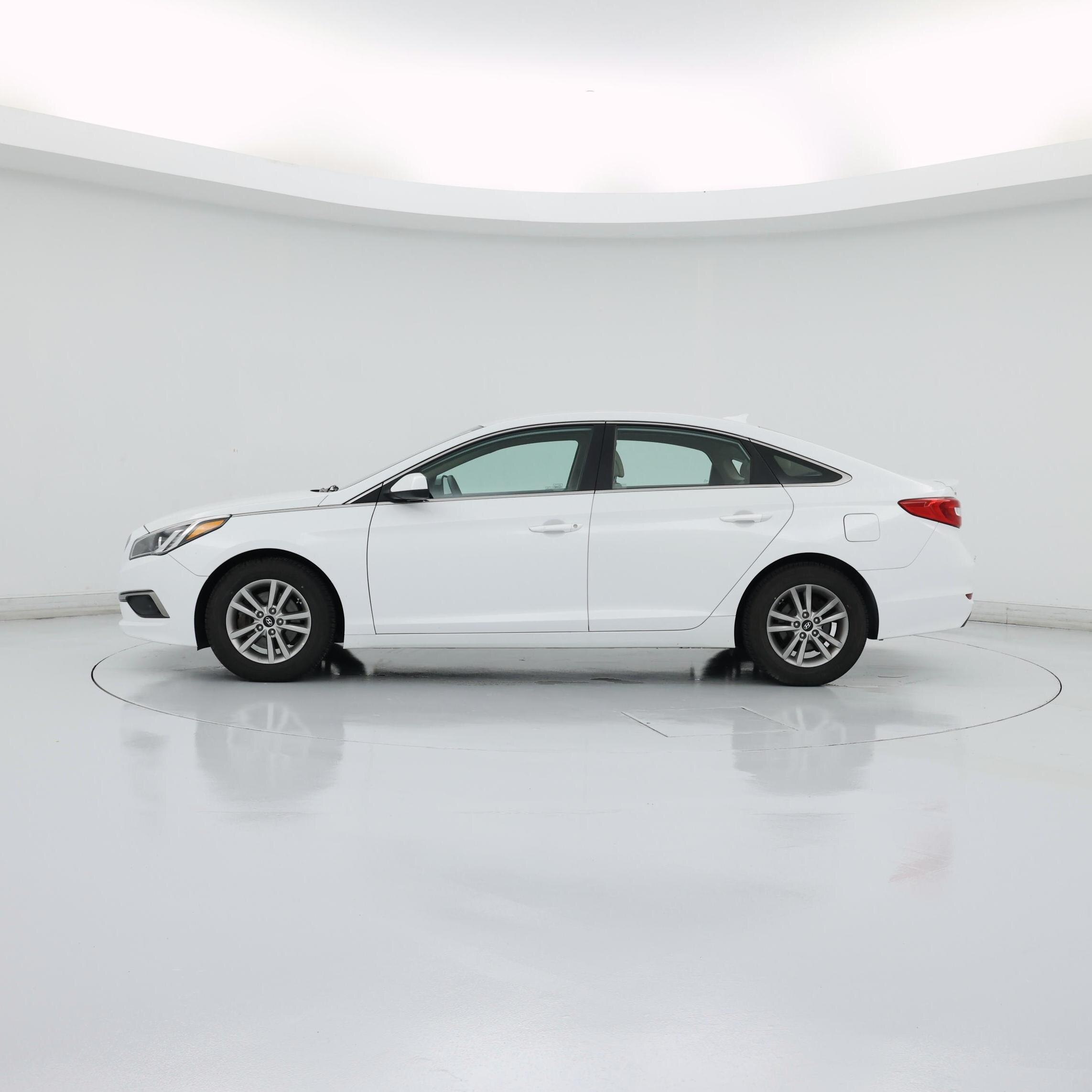 Thumbnail: 2016 Hyundai Sonata - 3