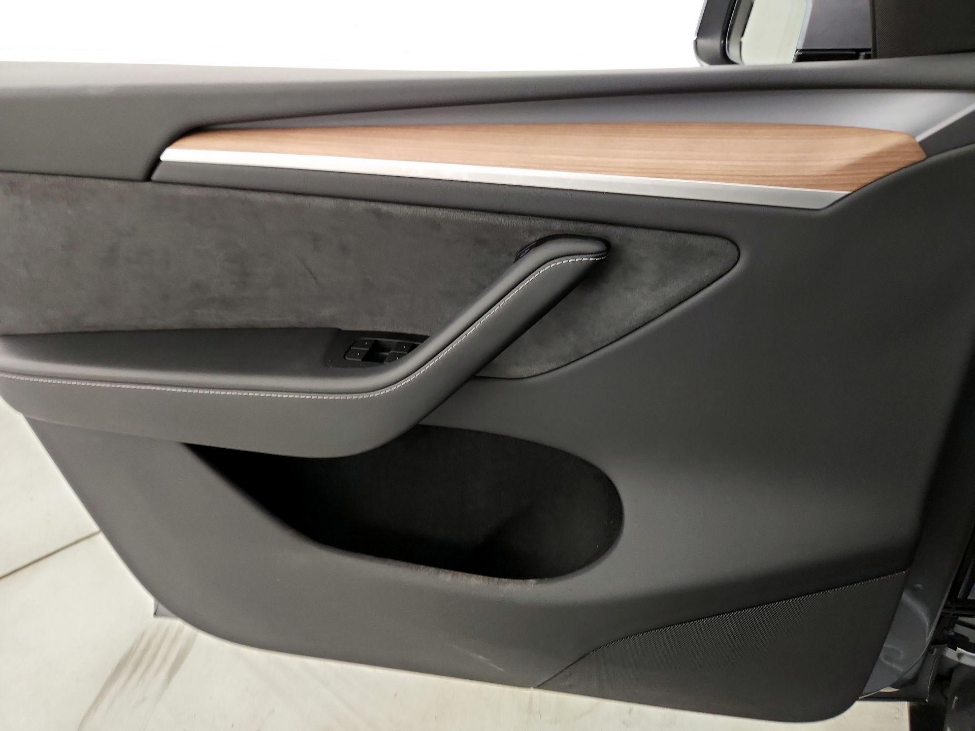 Thumbnail: 2025 Tesla Model Y - 12