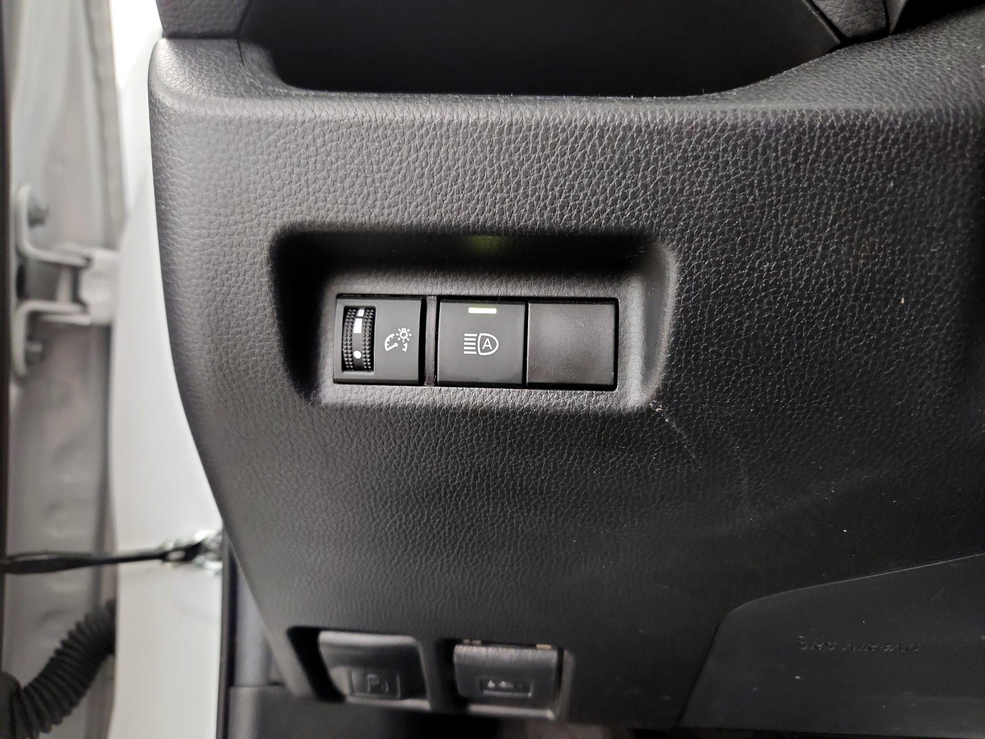 Thumbnail: 2021 Toyota RAV4 - 13