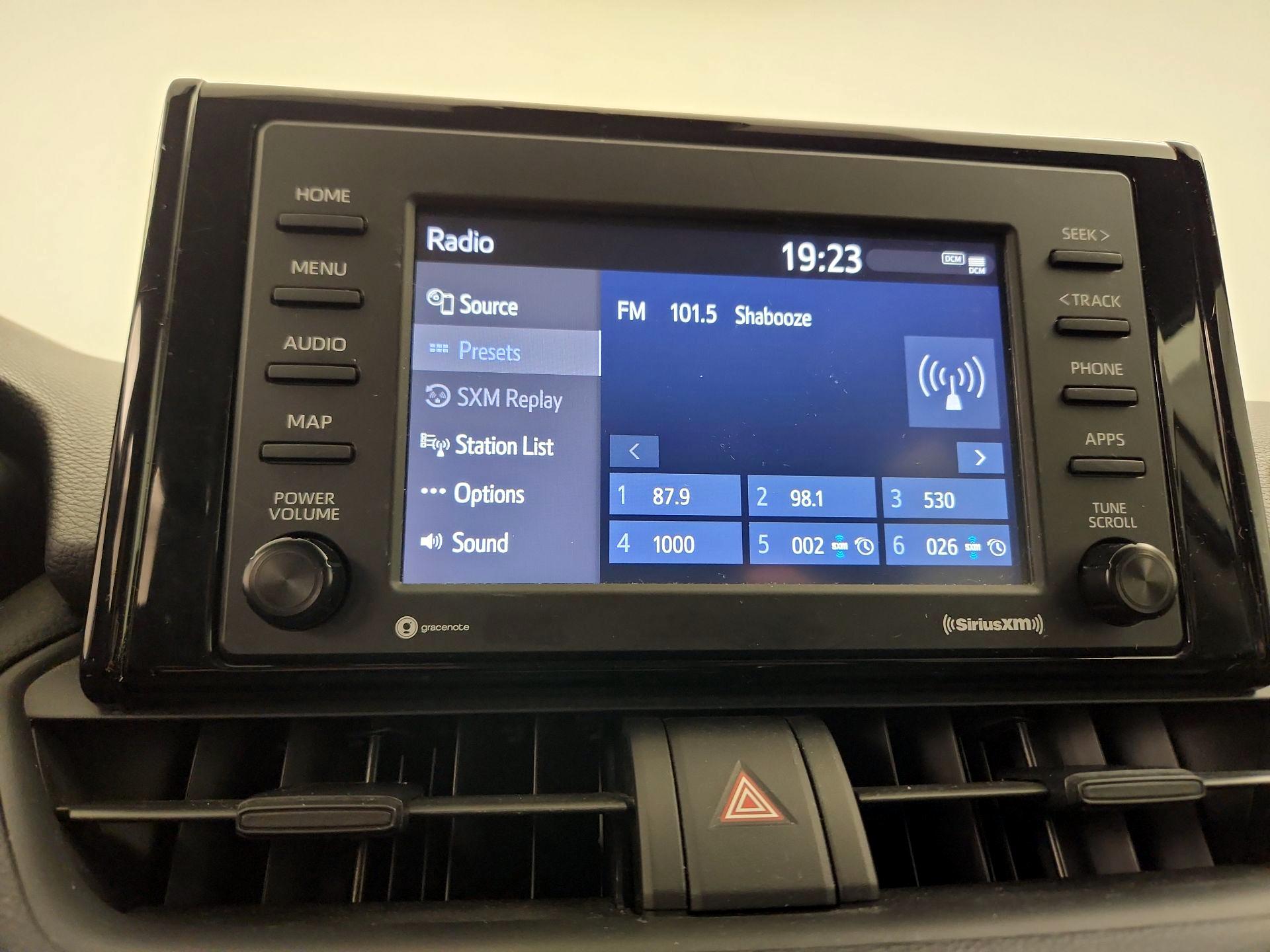 Thumbnail: 2021 Toyota RAV4 - 15