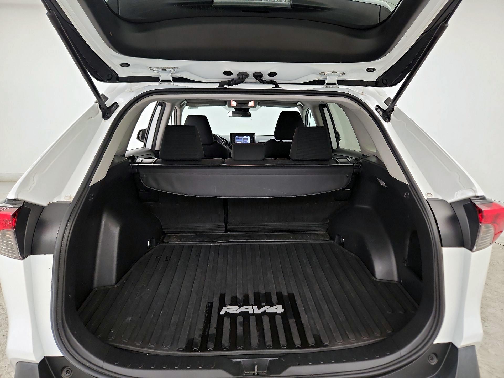 Thumbnail: 2021 Toyota RAV4 - 20